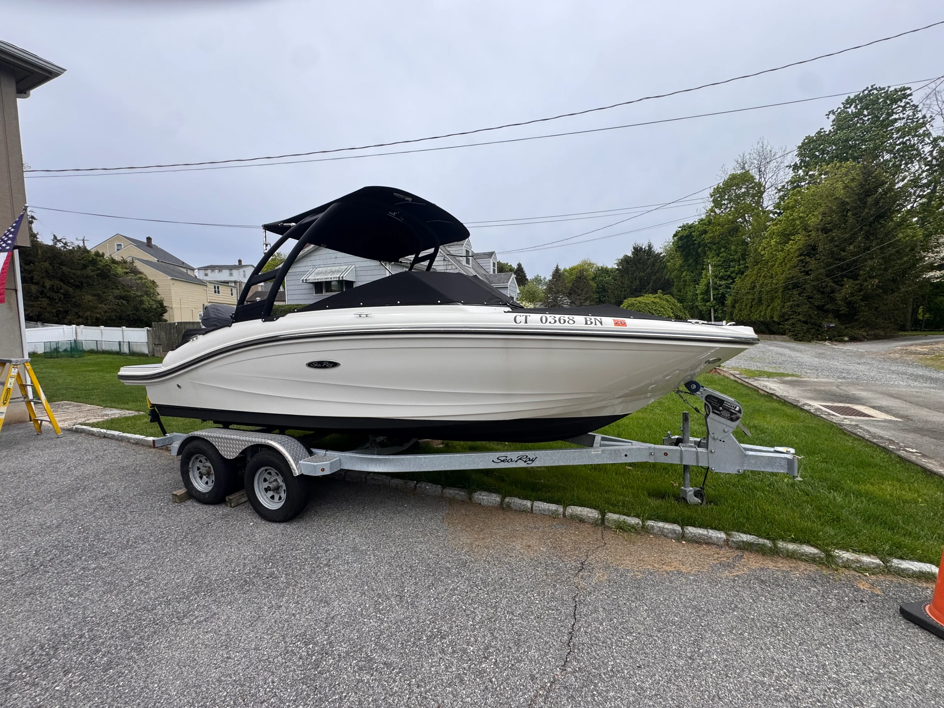 2021 Sea Ray 190 SPX OB Image Thumbnail #4