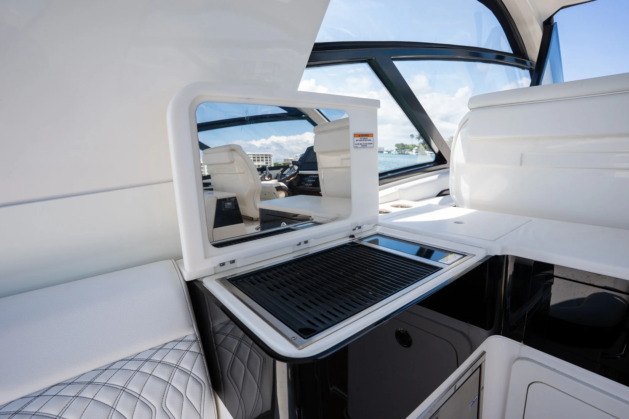 2022 Sea Ray 370 SUNDANCER OB Image Thumbnail #16