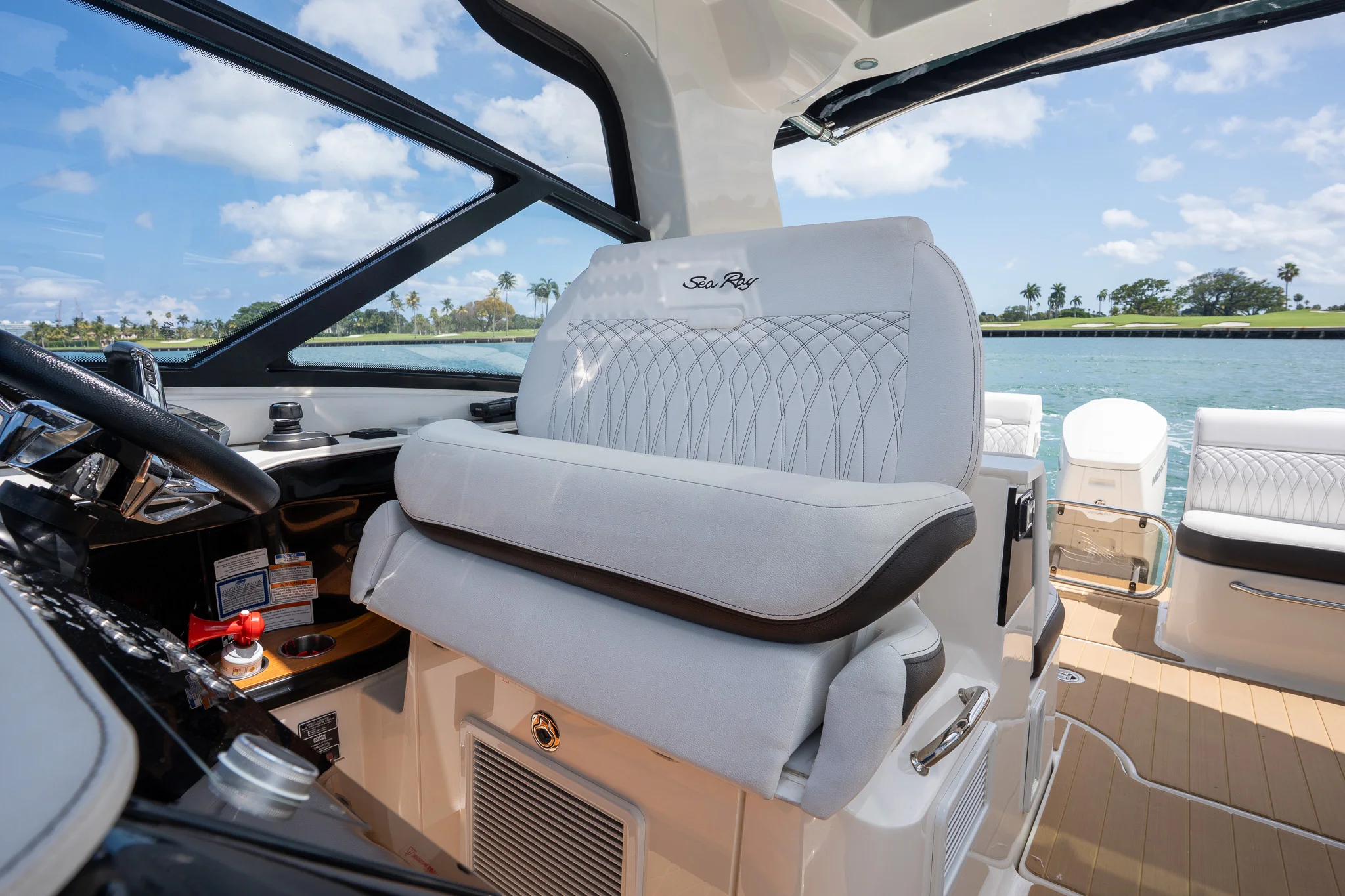 2022 Sea Ray 370 SUNDANCER OB Image Thumbnail #13