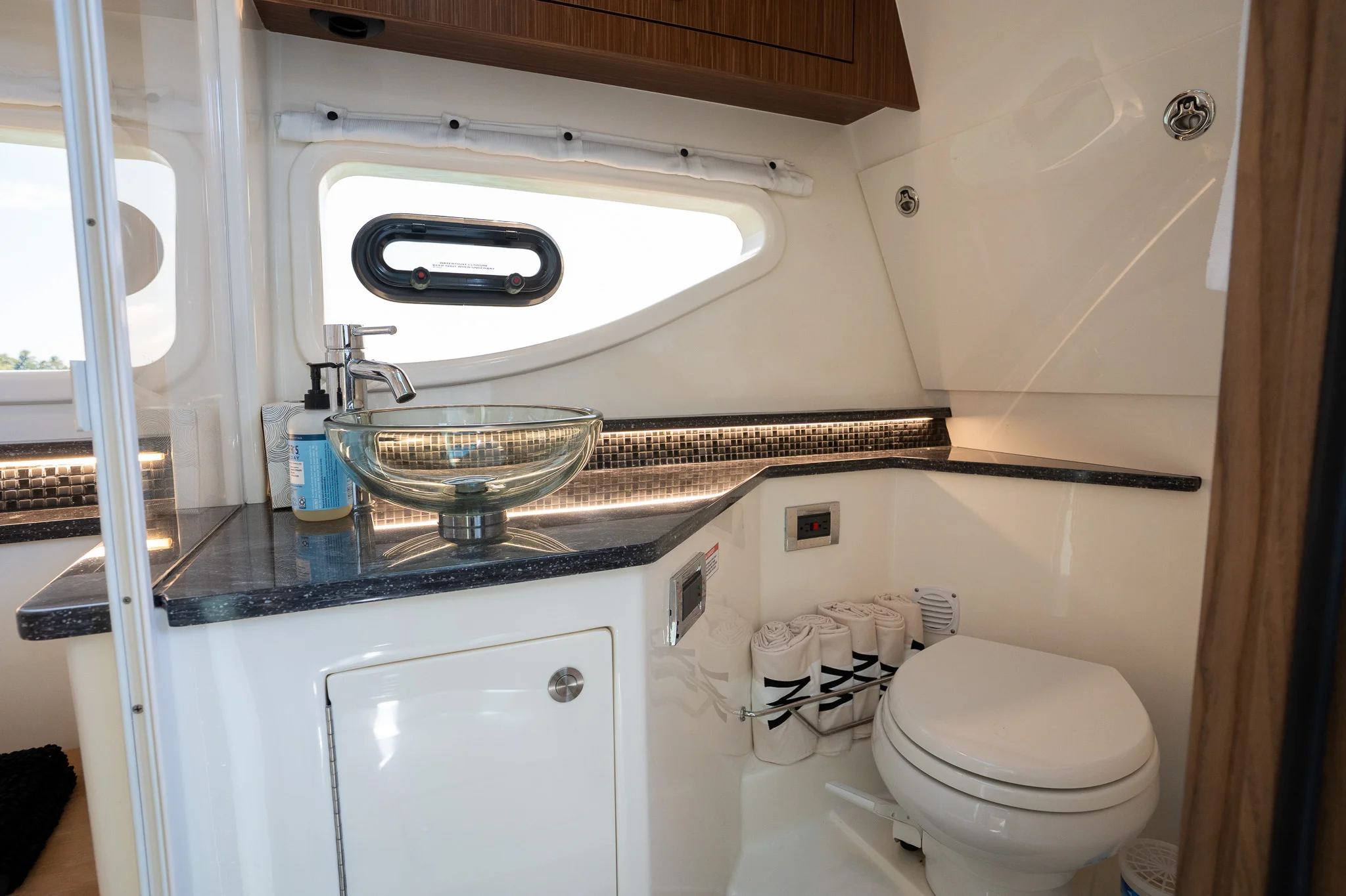 2022 Sea Ray 370 SUNDANCER OB Image Thumbnail #31