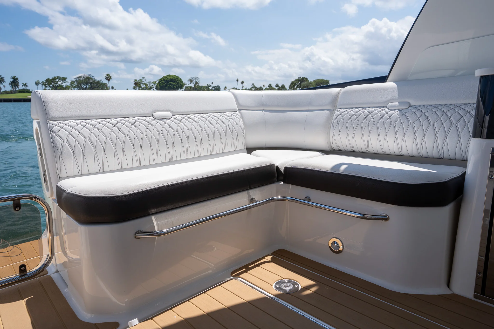 2022 Sea Ray 370 SUNDANCER OB Image Thumbnail #38