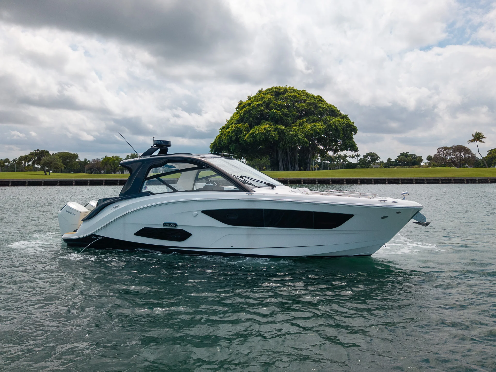 2022 Sea Ray 370 SUNDANCER OB Image Thumbnail #18