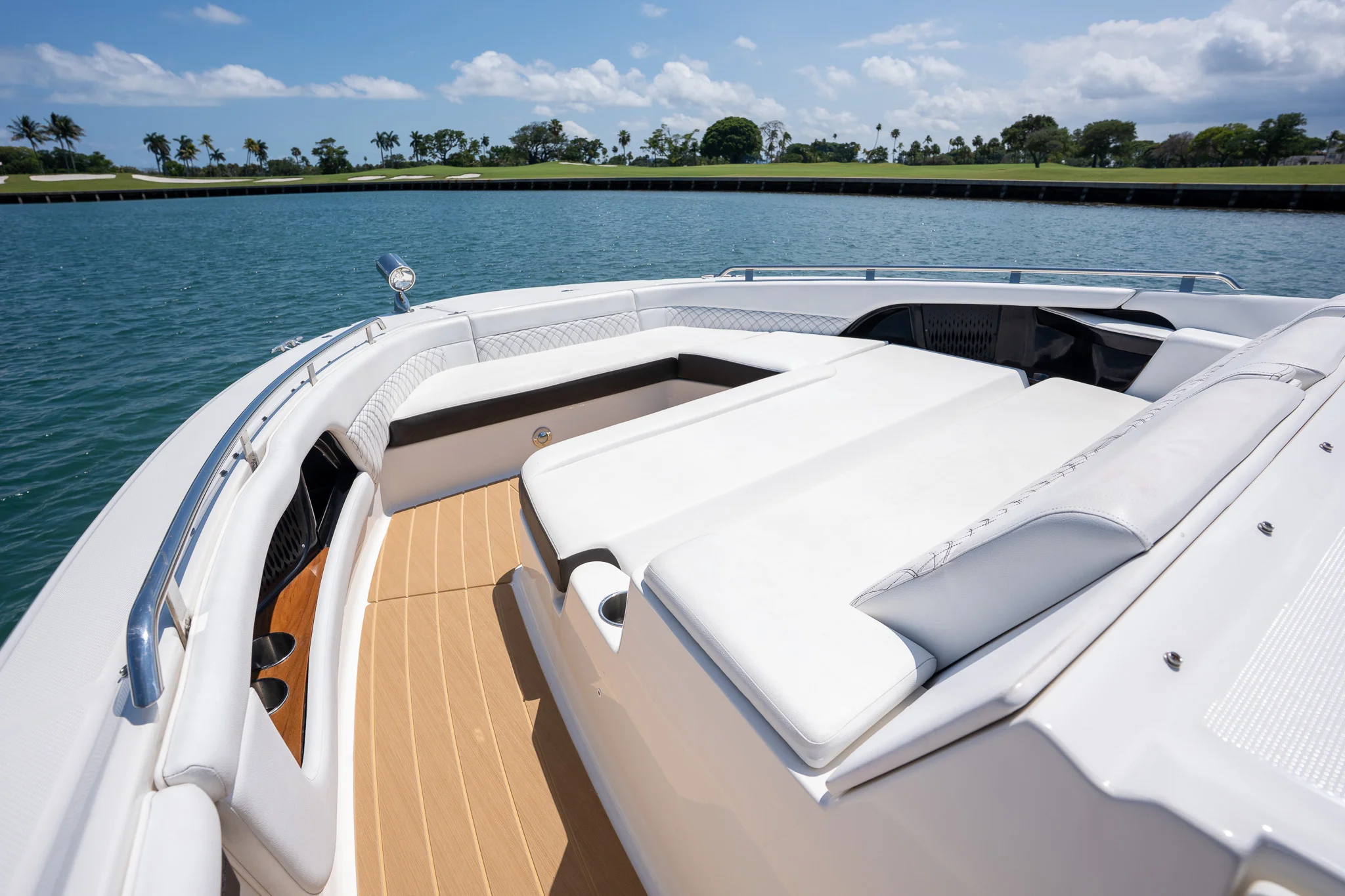 2022 Sea Ray 370 SUNDANCER OB Image Thumbnail #26