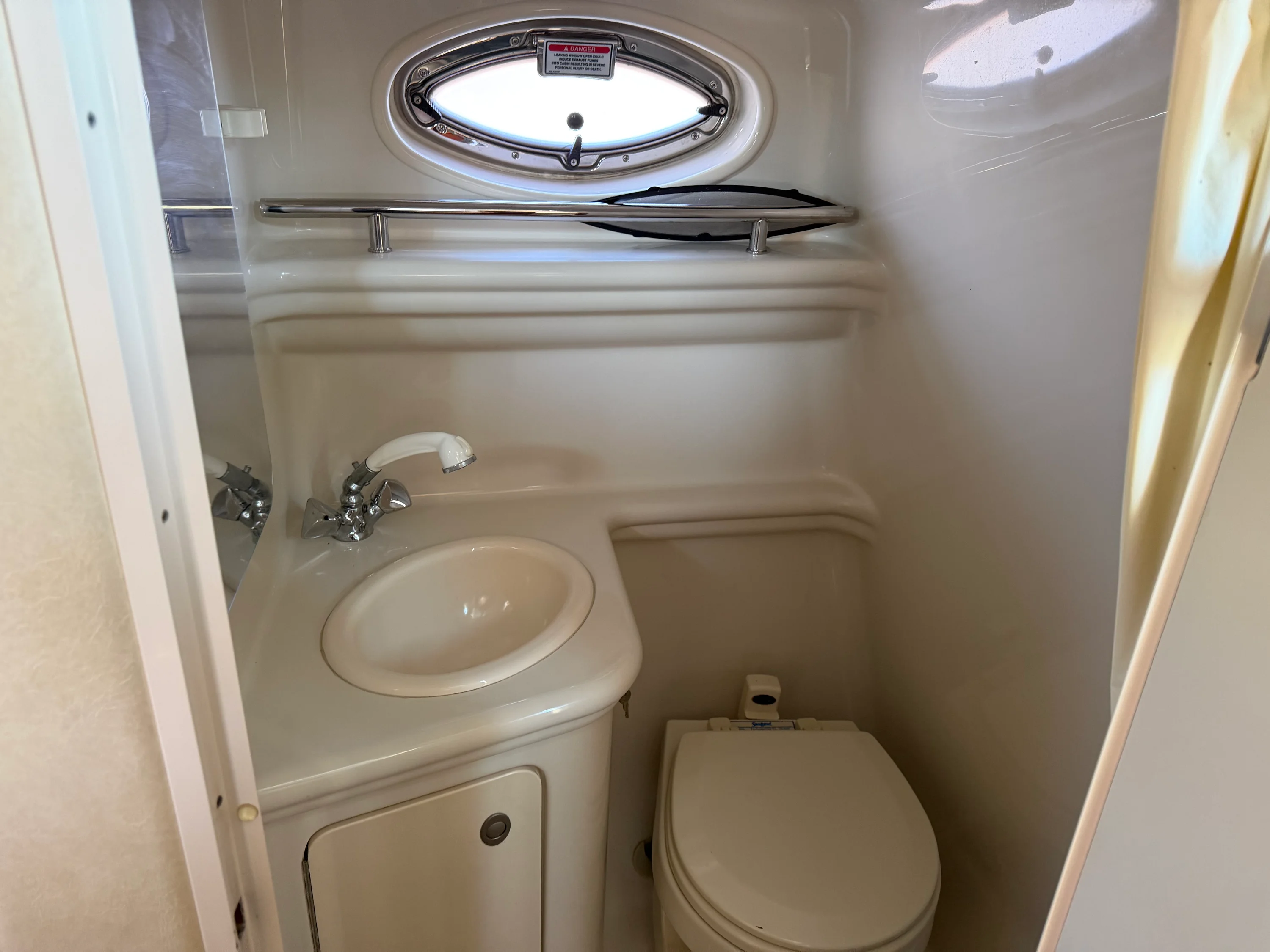 2006 Sea Ray 260 SUNDANCER Image Thumbnail #17