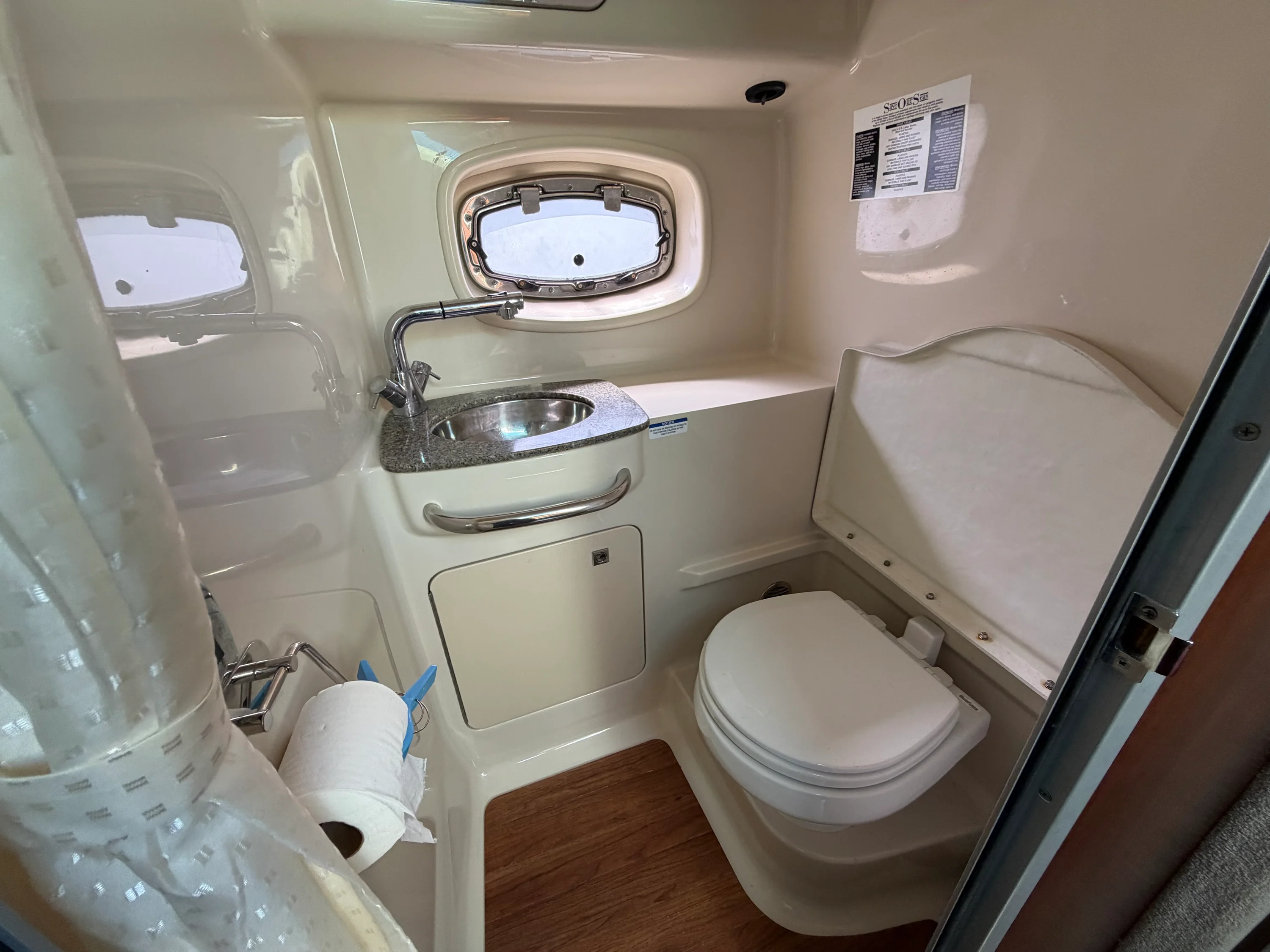 2014 Chaparral 330 SIGNATURE Image Thumbnail #21