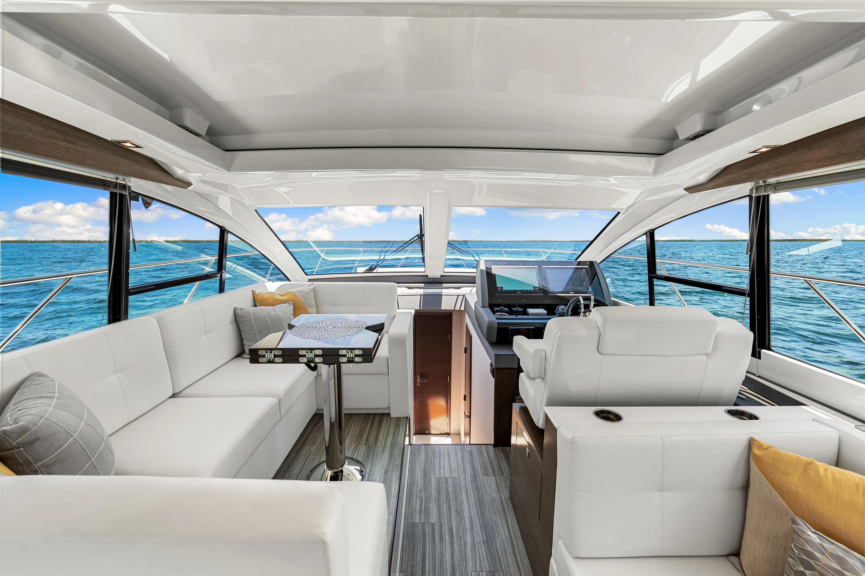 2020 Cruisers Yachts 50 CANTIUS Image Thumbnail #51