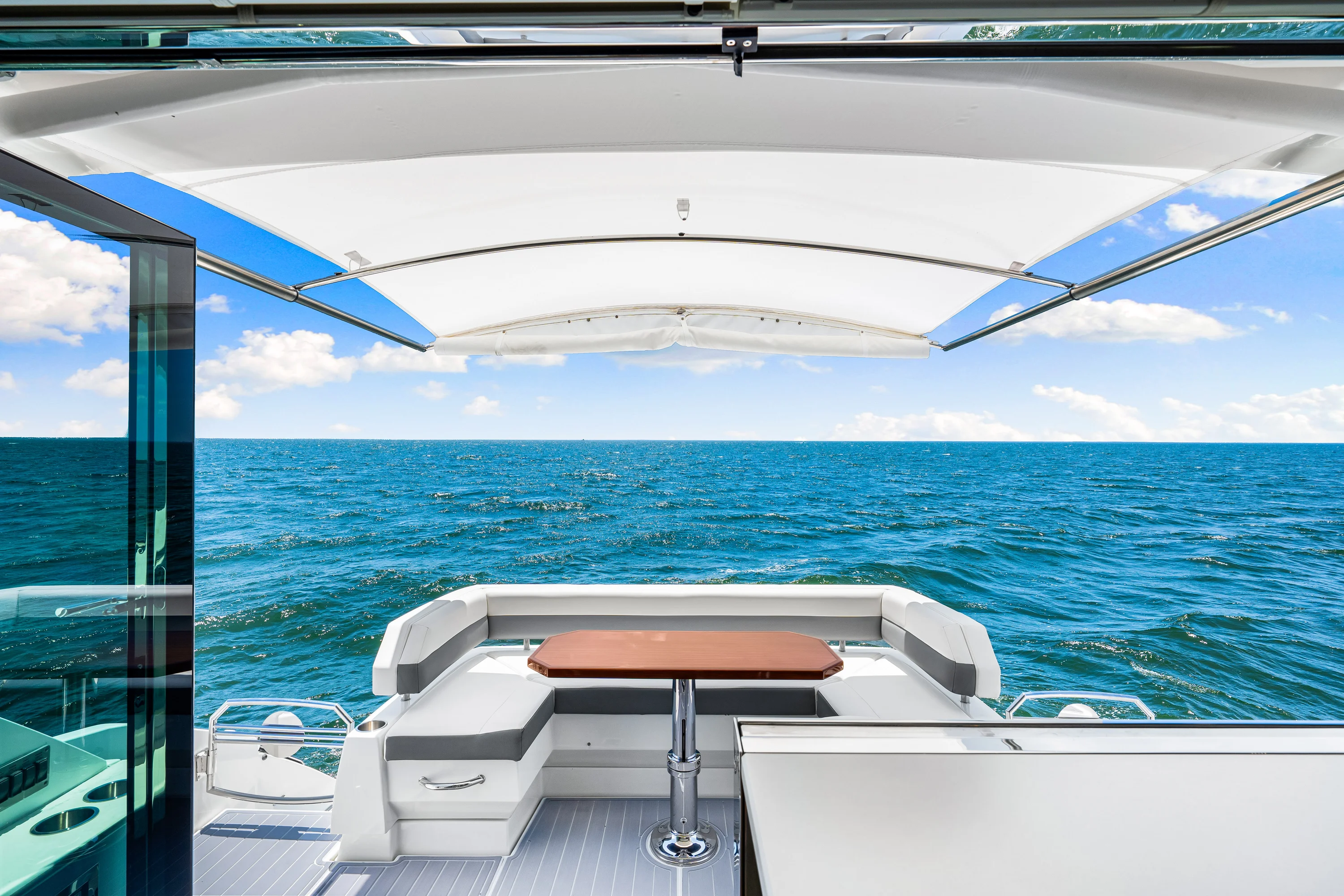 2020 Cruisers Yachts 50 CANTIUS Image Thumbnail #26