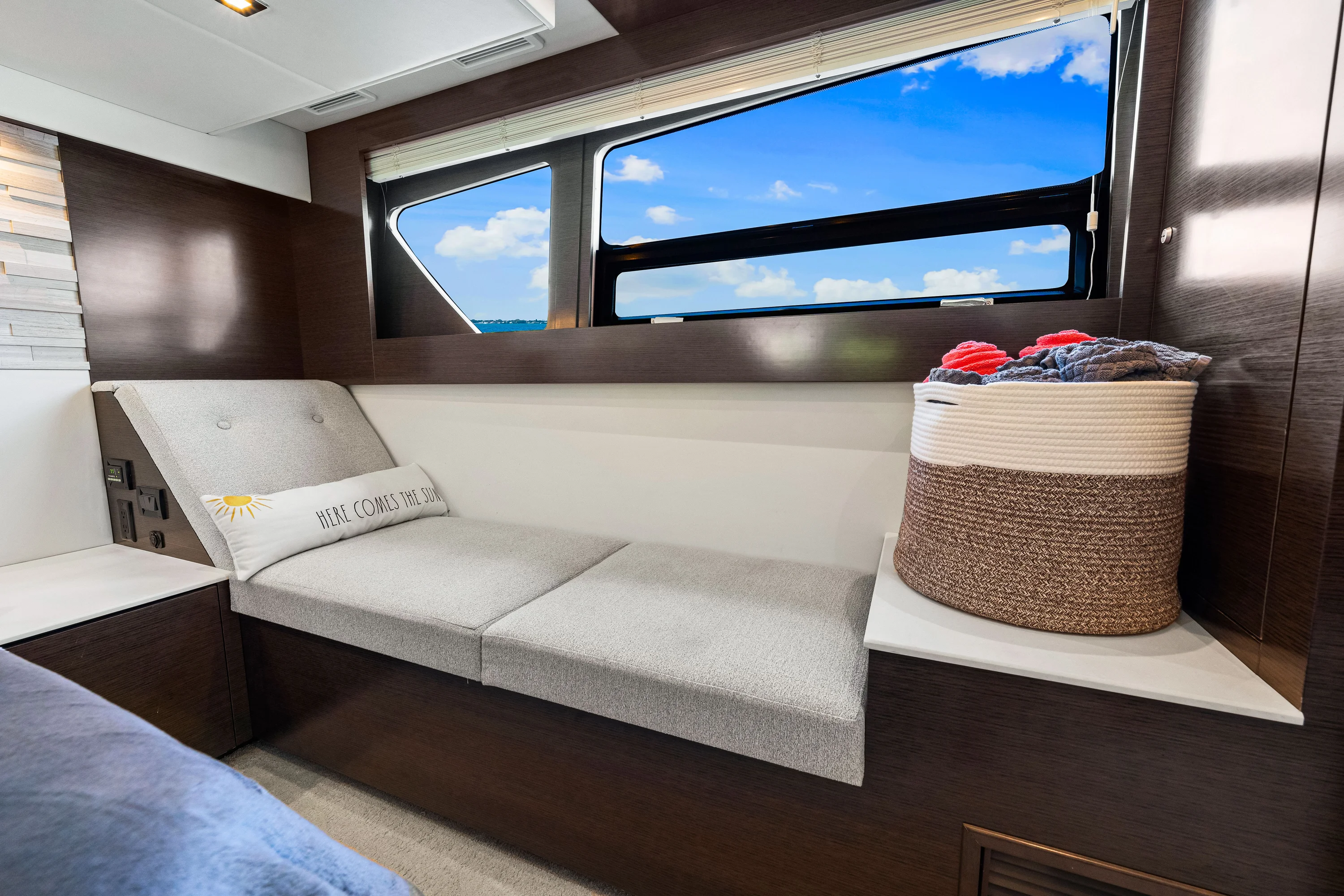 2020 Cruisers Yachts 50 CANTIUS Image Thumbnail #66