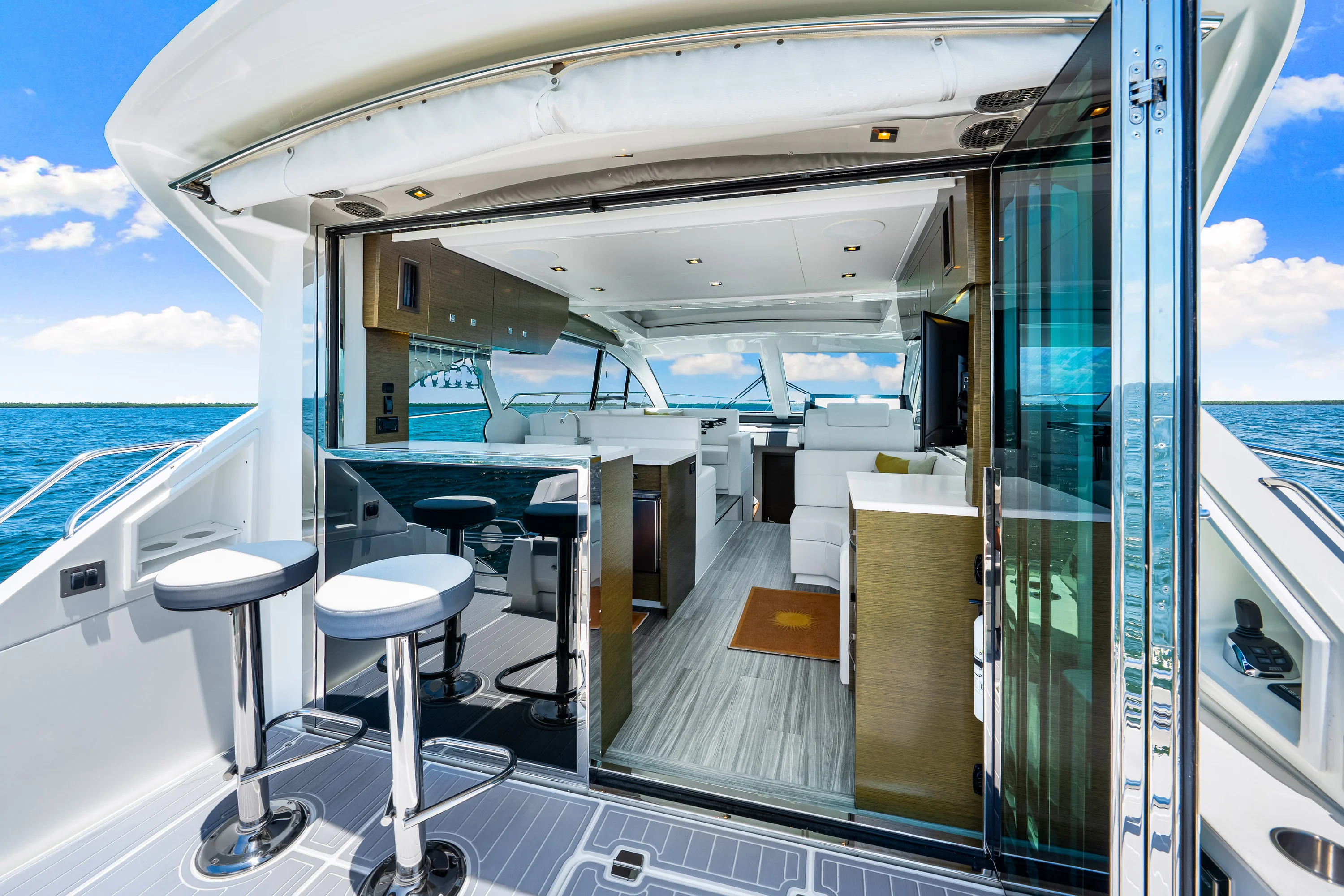 2020 Cruisers Yachts 50 CANTIUS Image Thumbnail #28