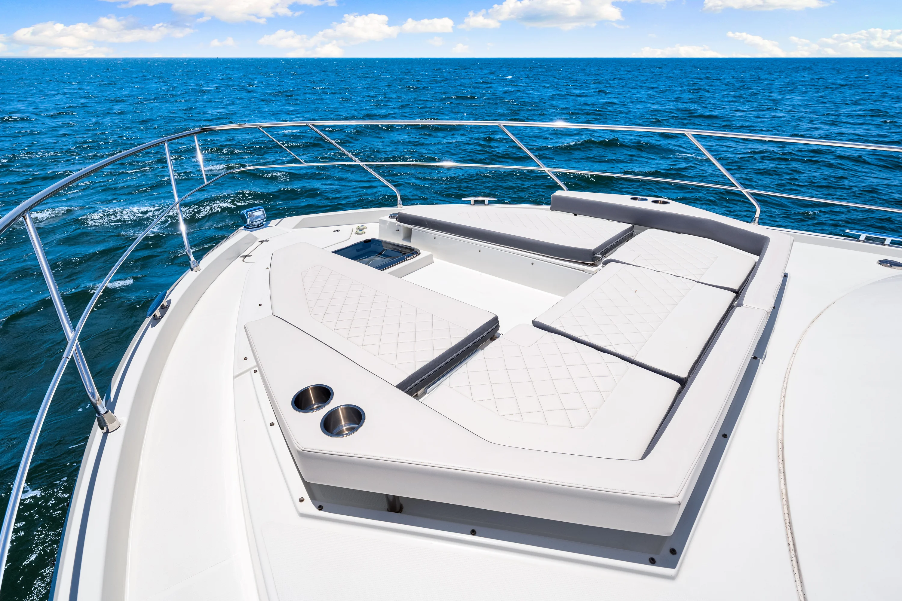 2020 Cruisers Yachts 50 CANTIUS Image Thumbnail #22