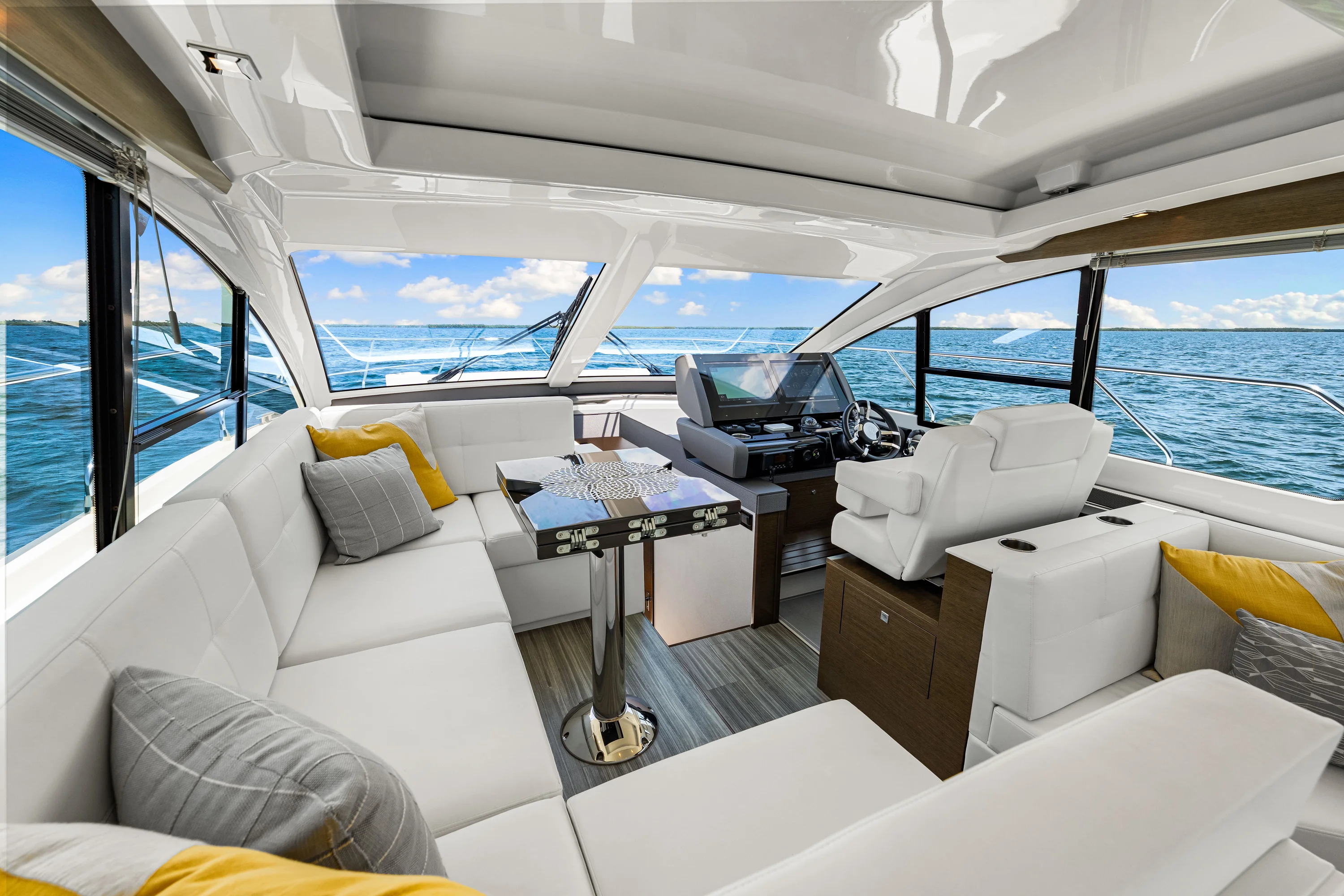 2020 Cruisers Yachts 50 CANTIUS Image Thumbnail #52