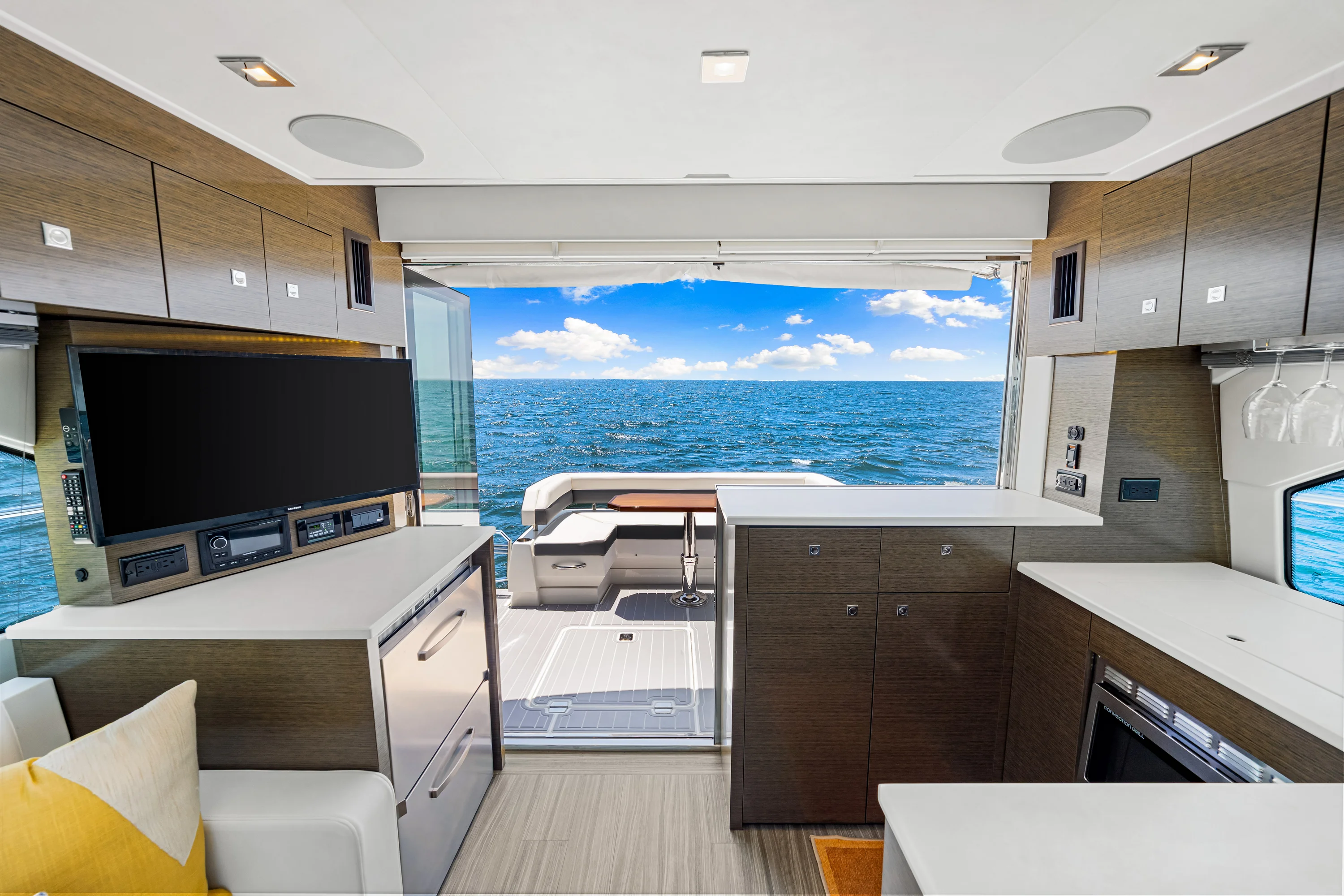 2020 Cruisers Yachts 50 CANTIUS Image Thumbnail #18