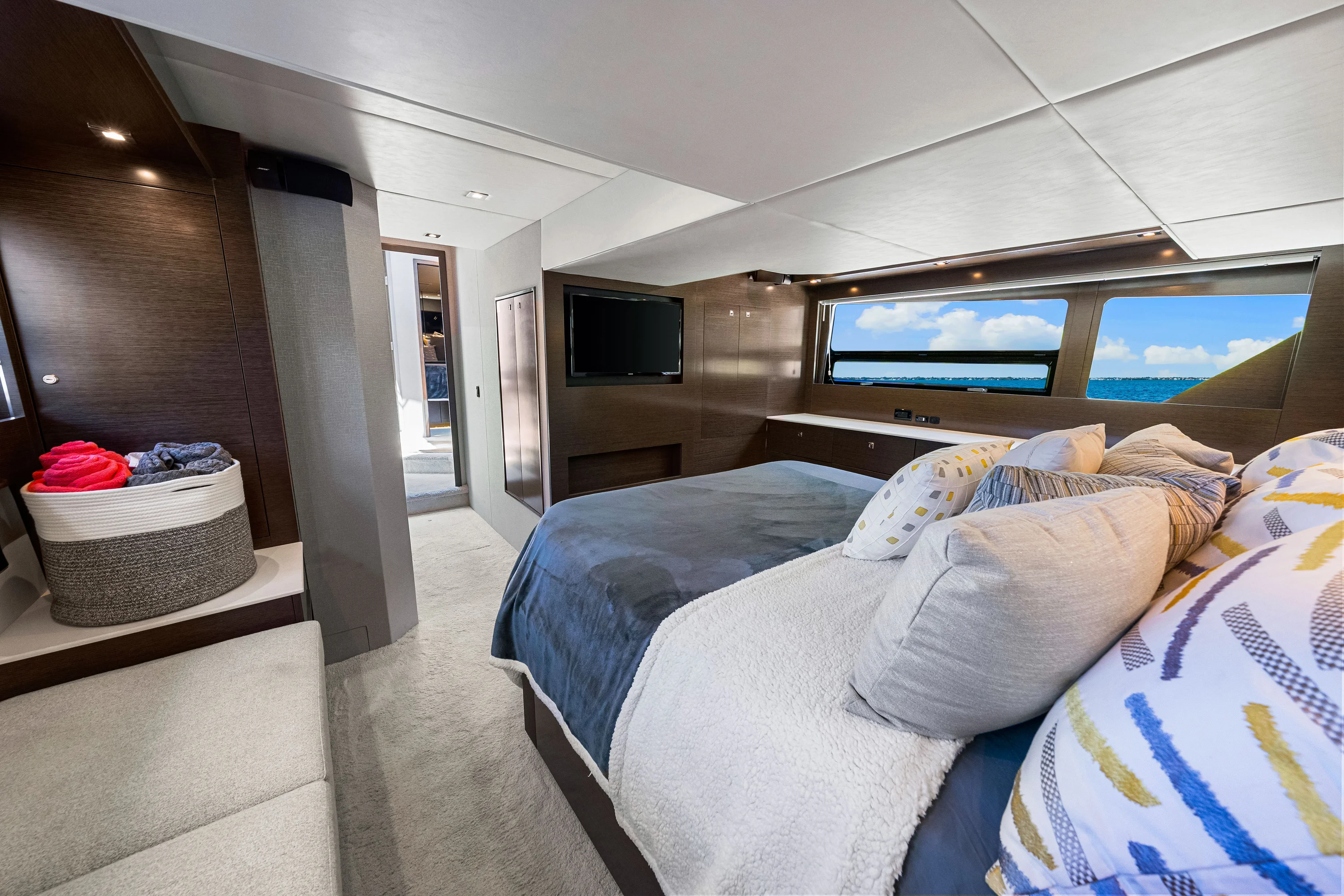2020 Cruisers Yachts 50 CANTIUS Image Thumbnail #65