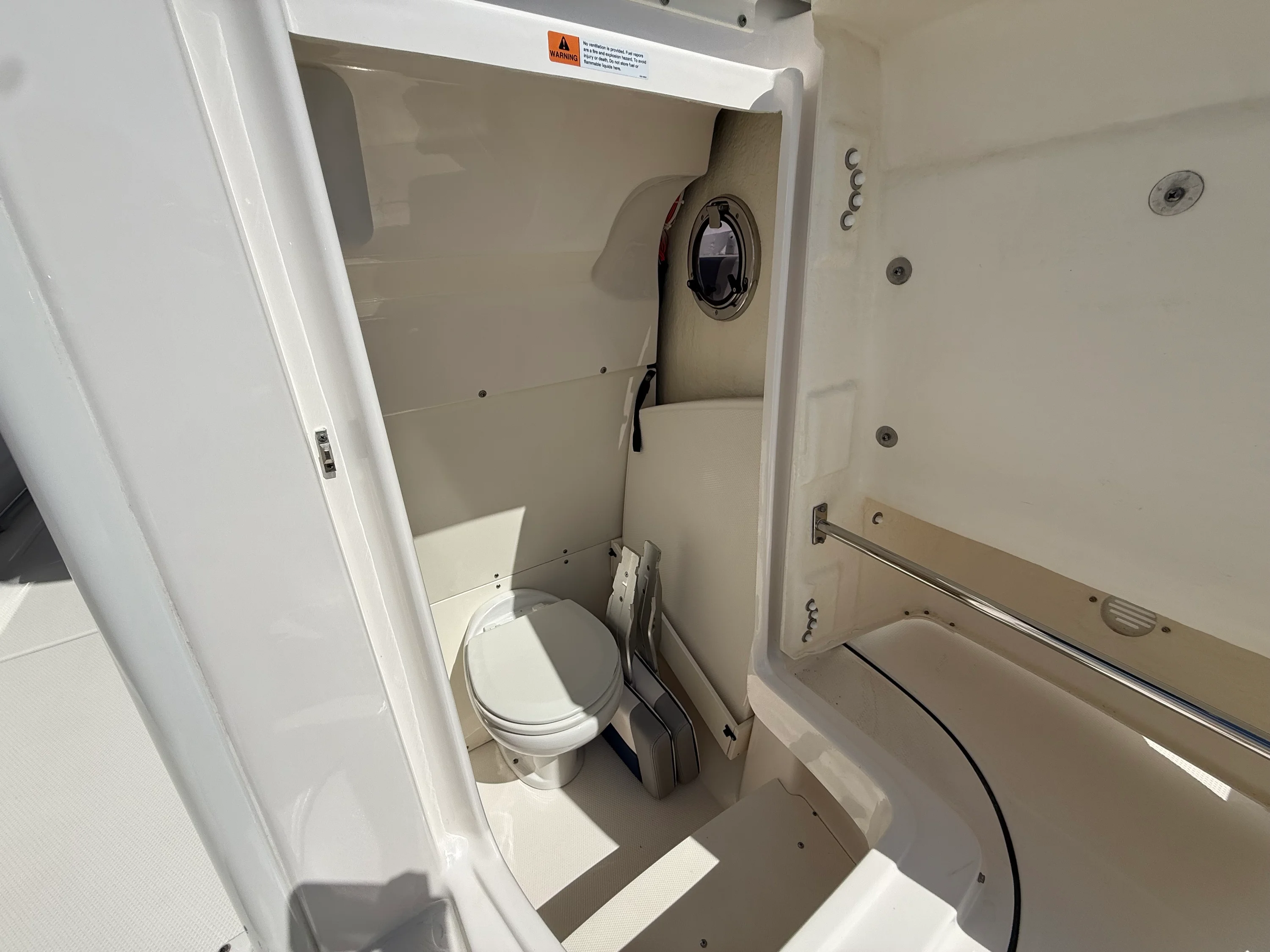 2021 Robalo R272 Image Thumbnail #28