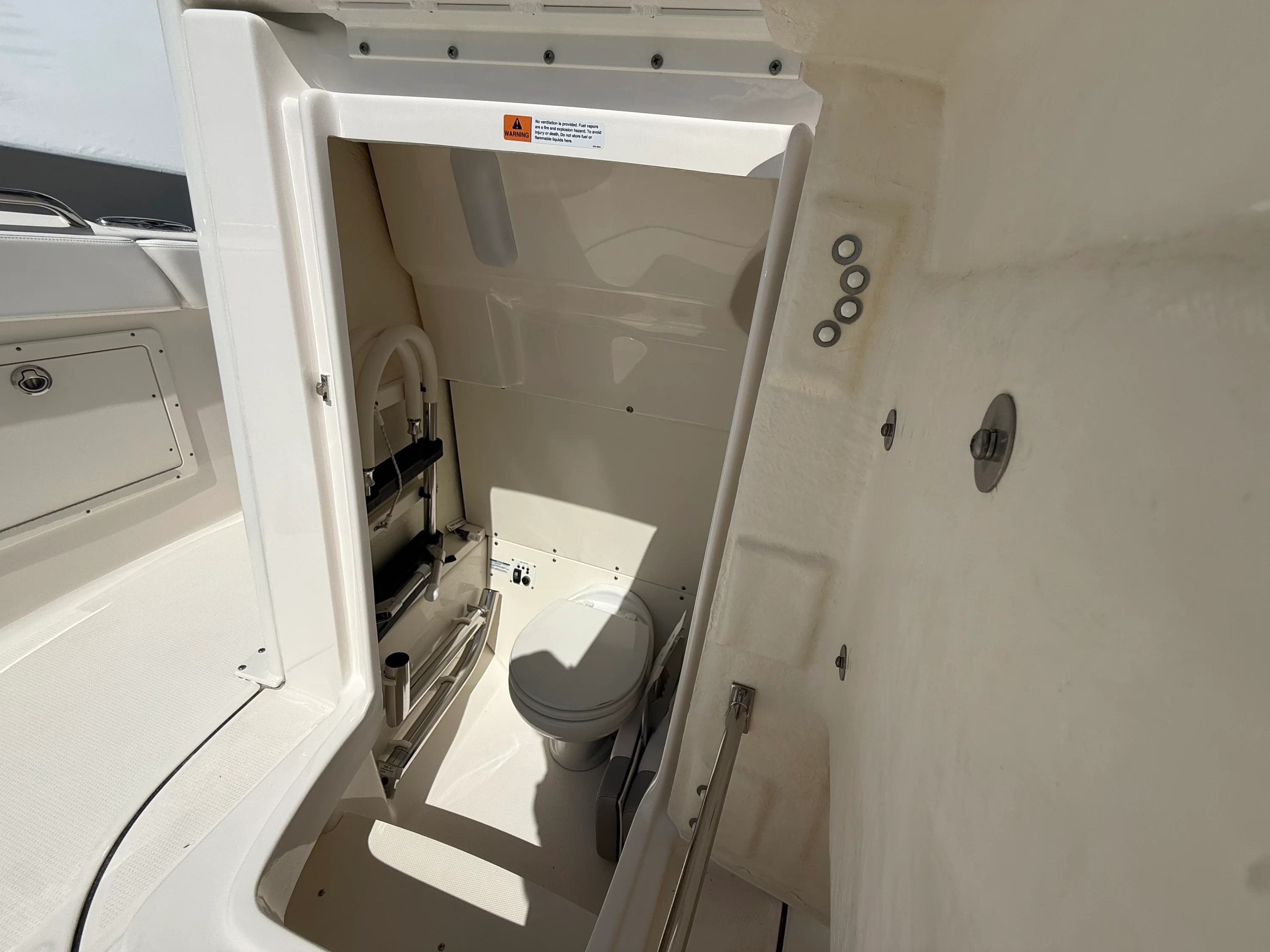 2021 Robalo R272 Image Thumbnail #29