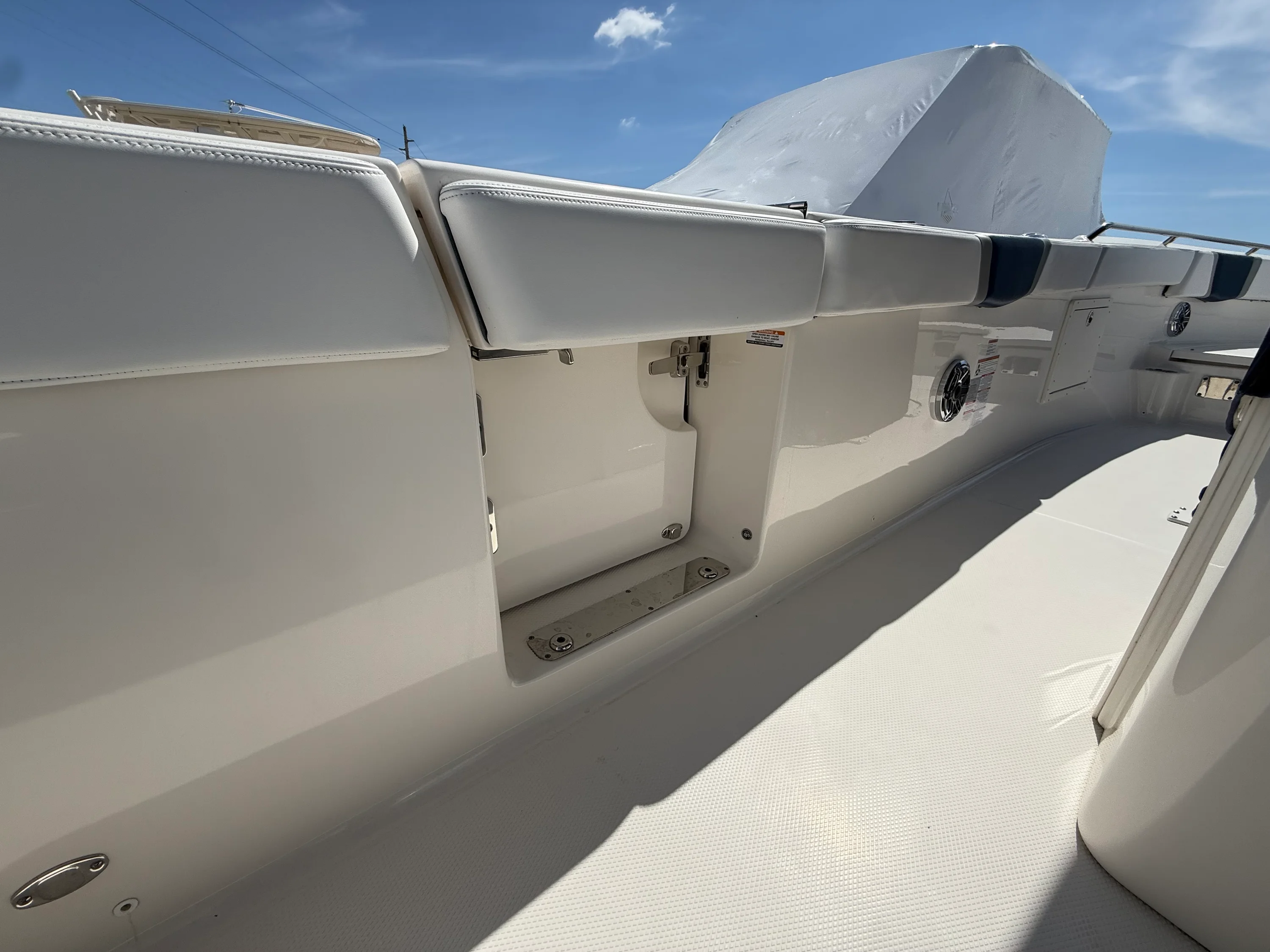 2021 Robalo R272 Image Thumbnail #11