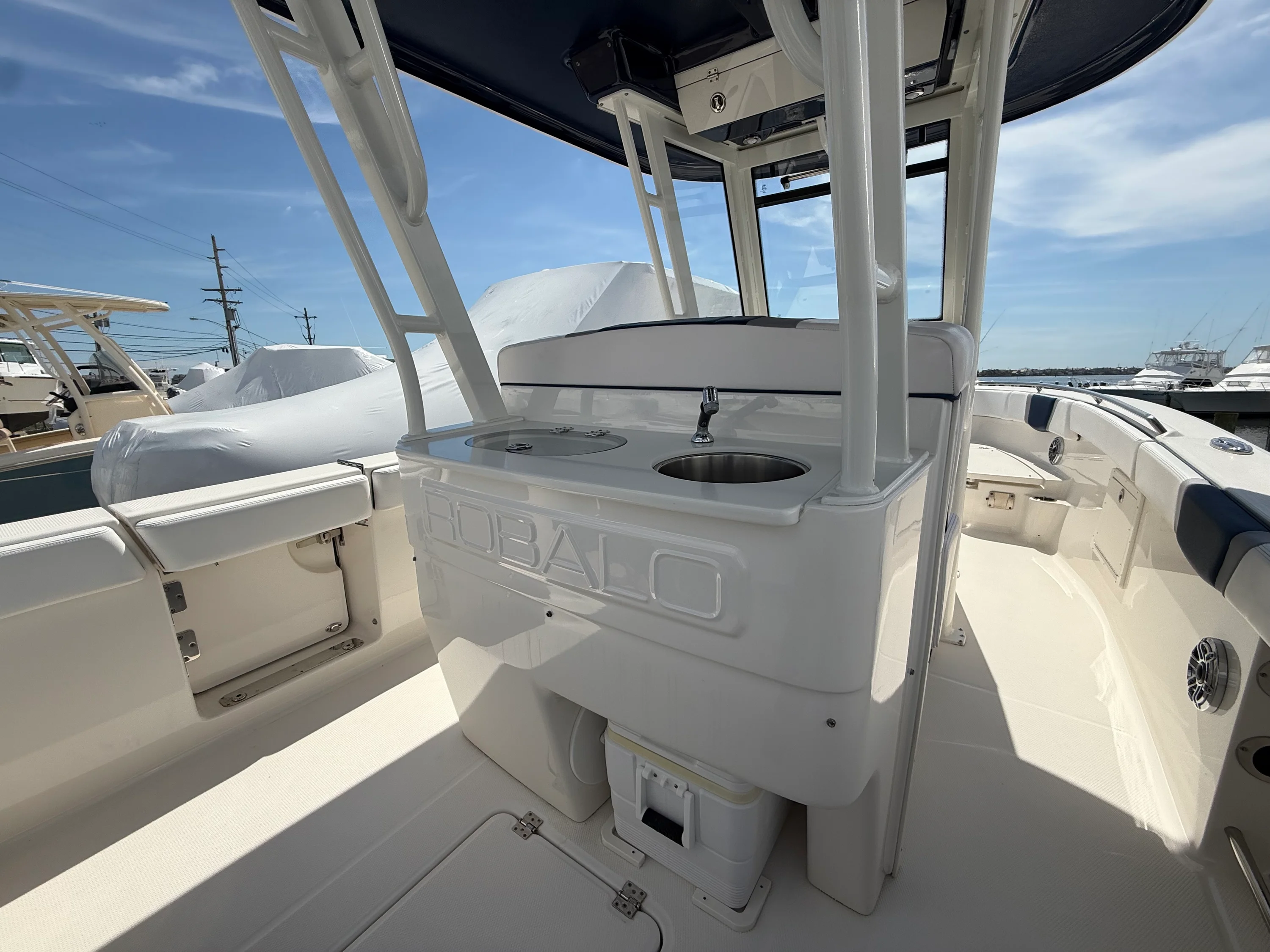 2021 Robalo R272 Image Thumbnail #16