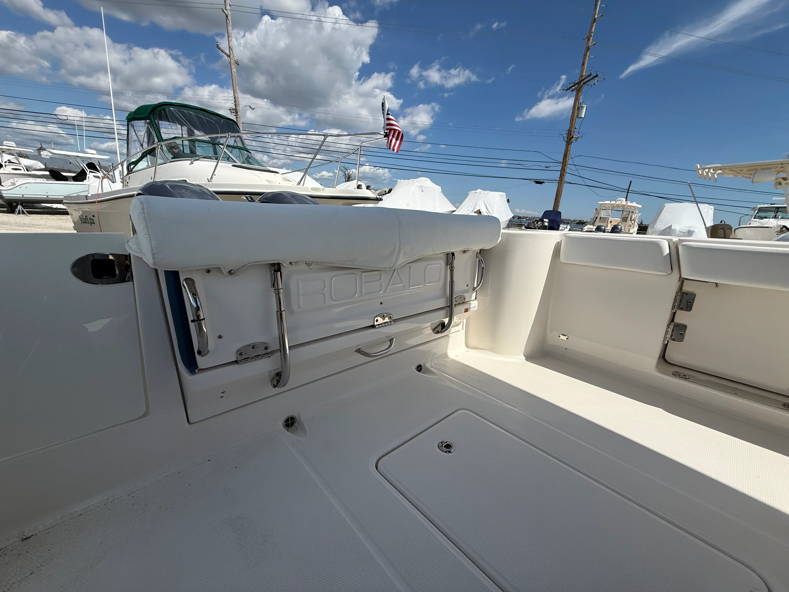 2021 Robalo R272 Image Thumbnail #7