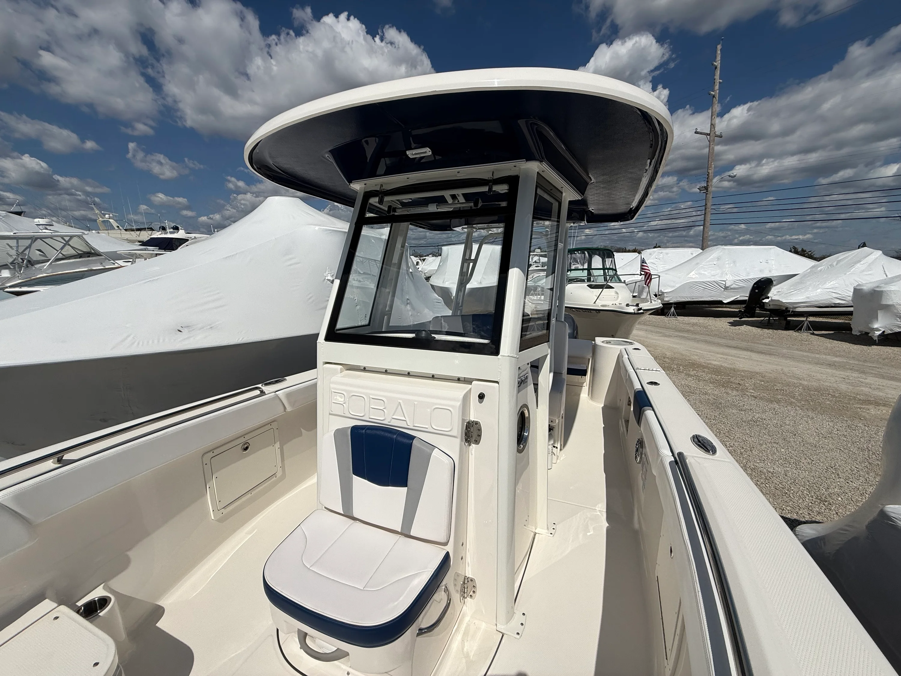 2021 Robalo R272 Image Thumbnail #27
