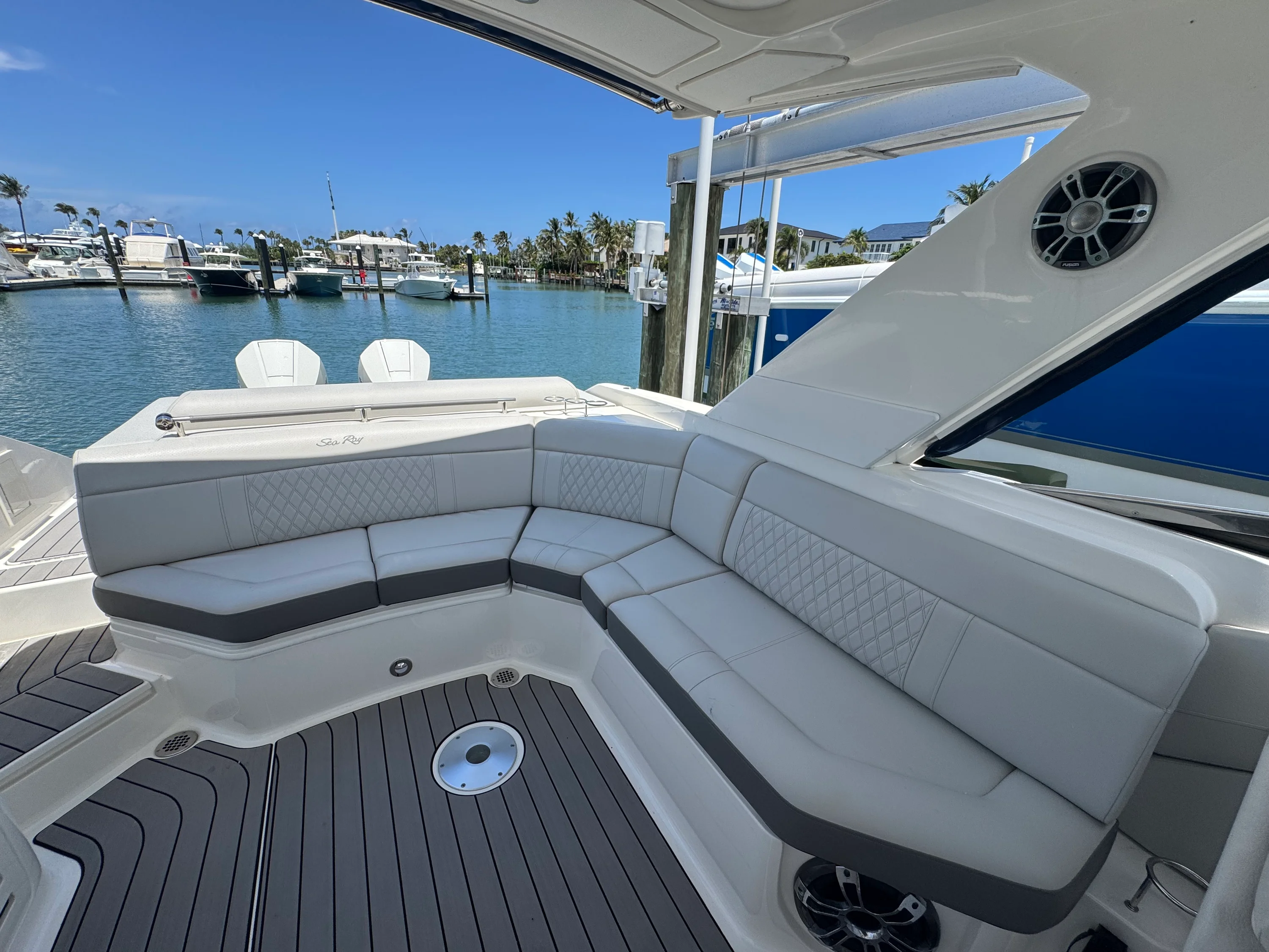 2022 Sea Ray 310 SLX OB Image Thumbnail #25