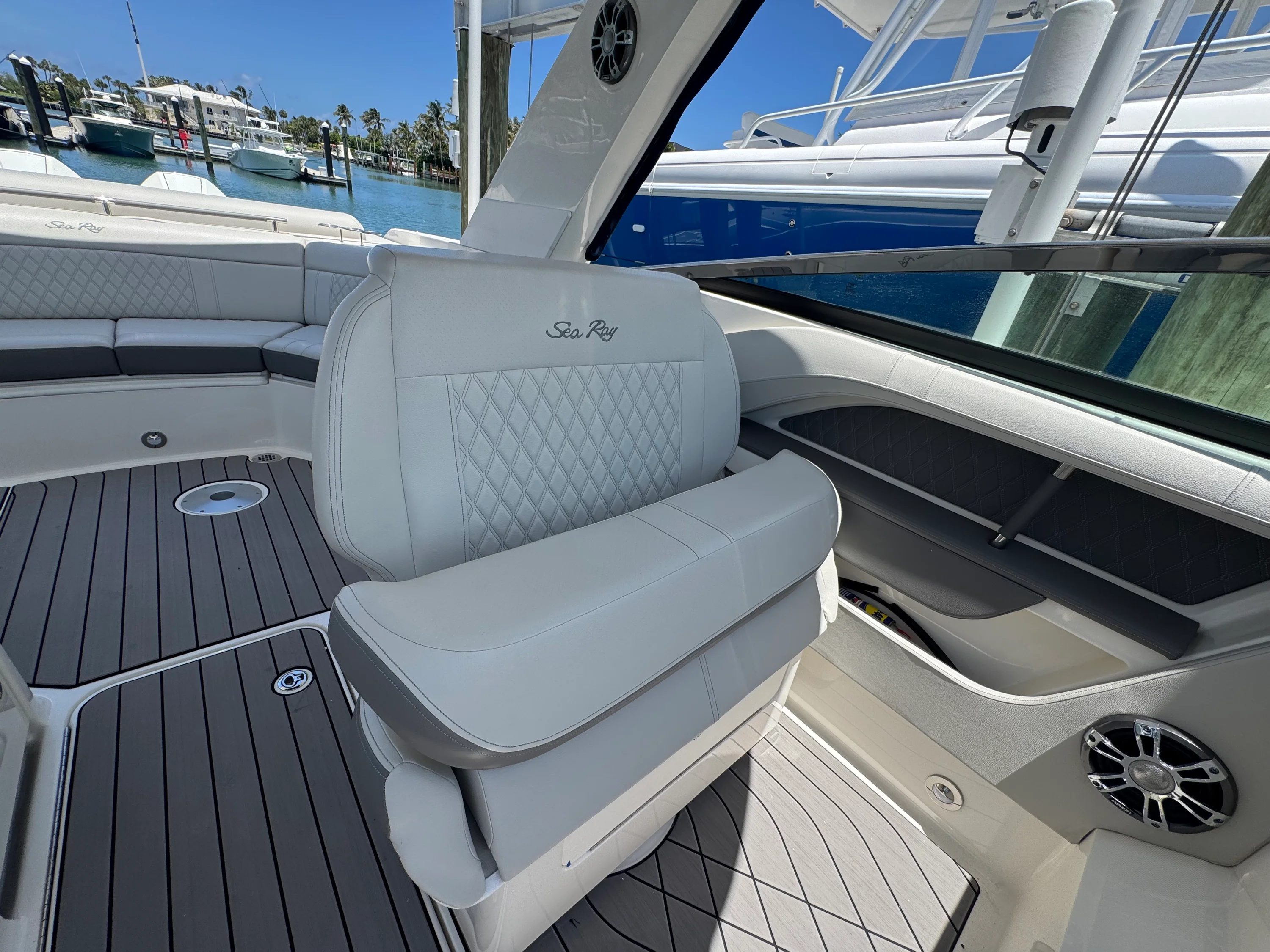 2022 Sea Ray 310 SLX OB Image Thumbnail #33