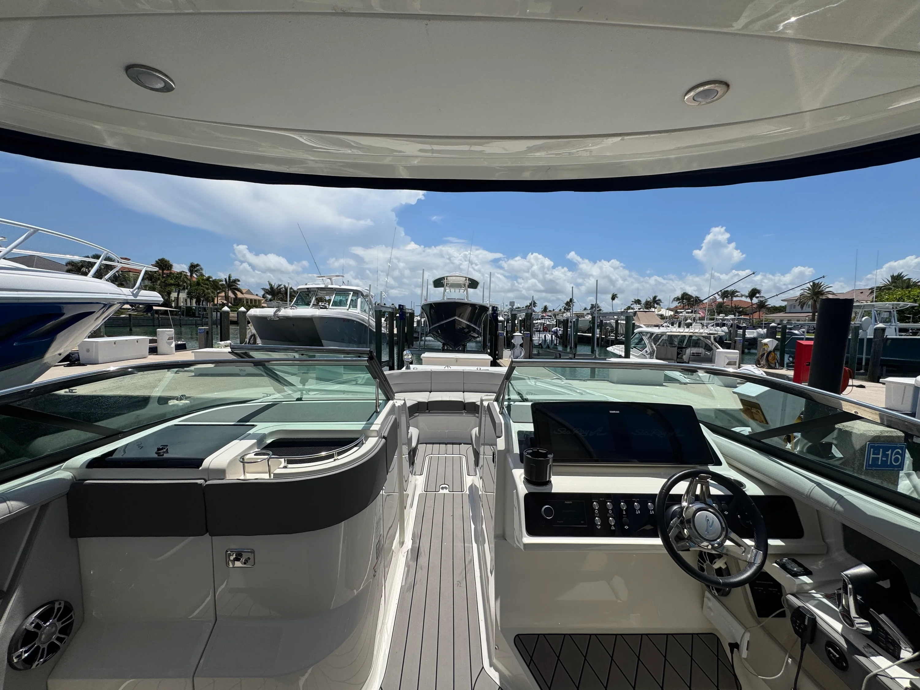 2022 Sea Ray 310 SLX OB Image Thumbnail #39