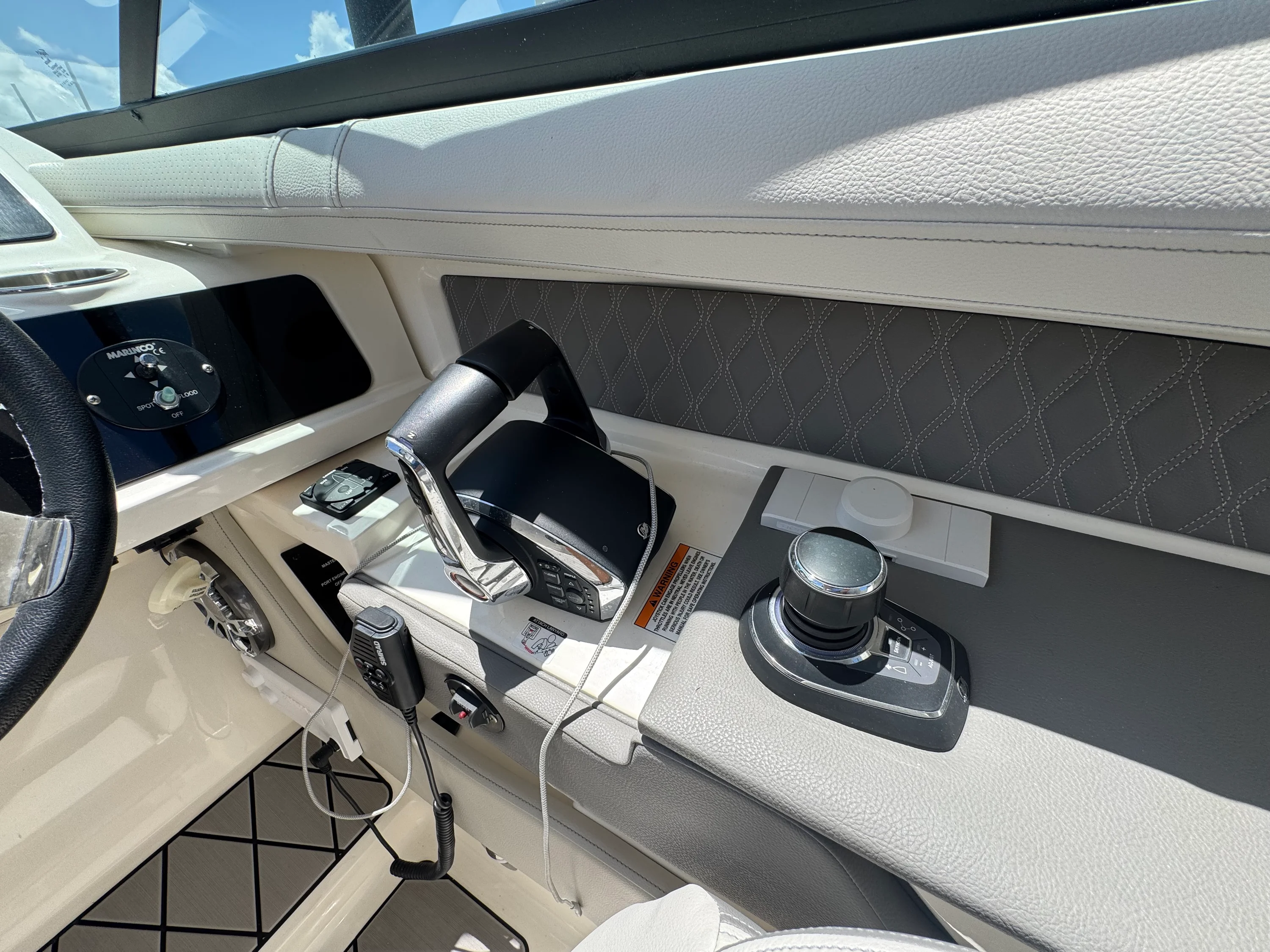 2022 Sea Ray 310 SLX OB Image Thumbnail #37