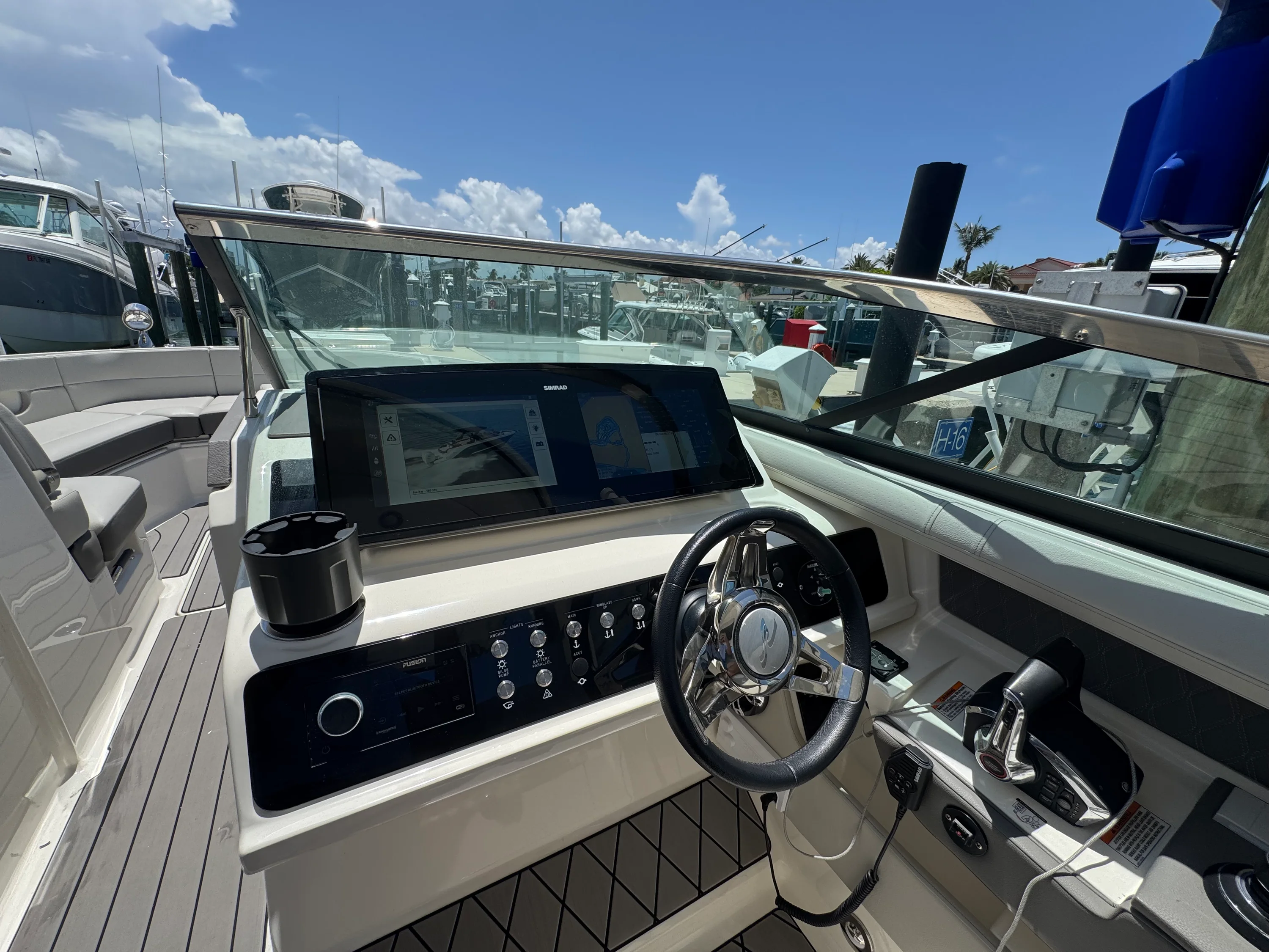 2022 Sea Ray 310 SLX OB Image Thumbnail #34