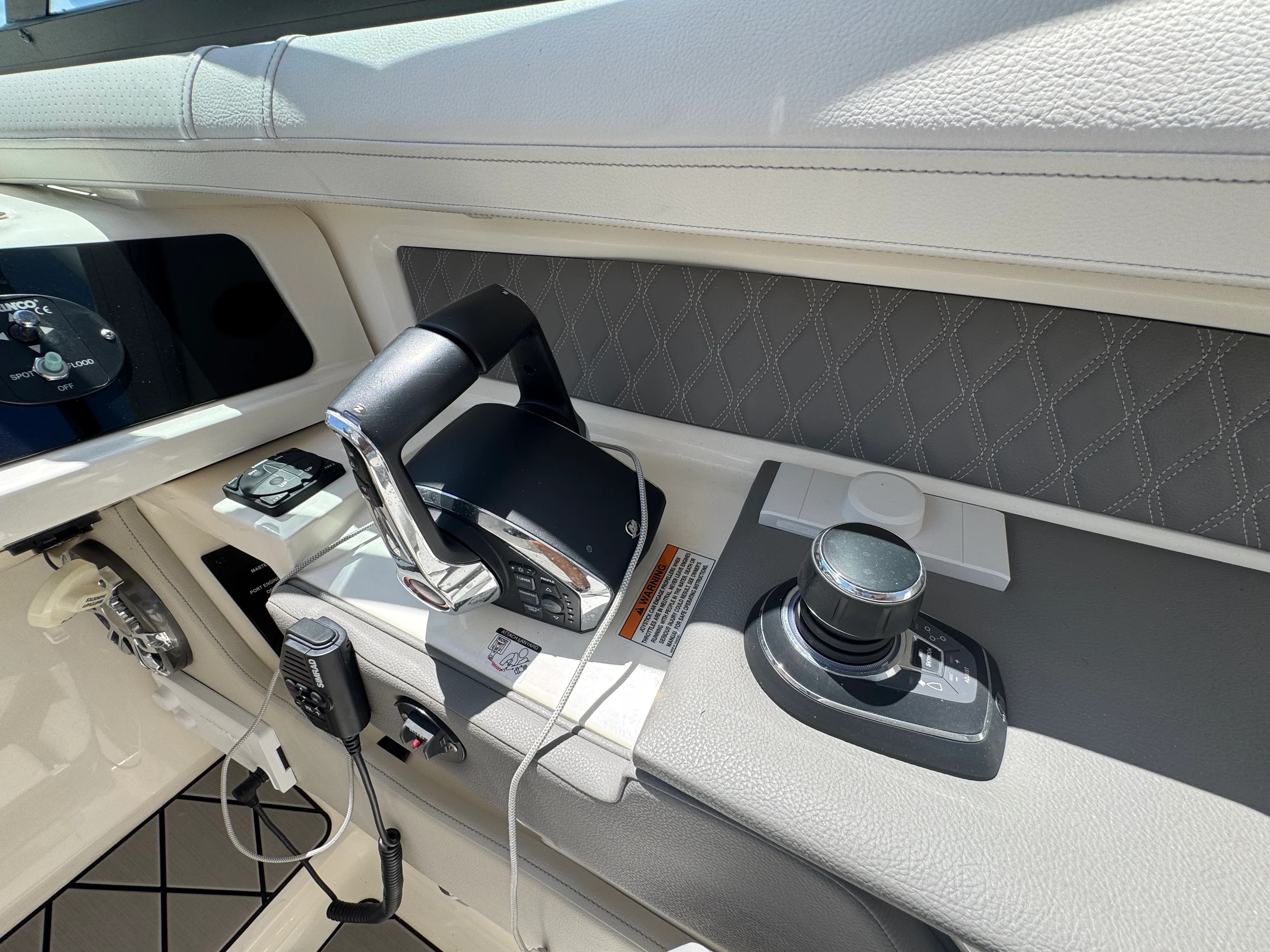 2022 Sea Ray 310 SLX OB Image Thumbnail #38