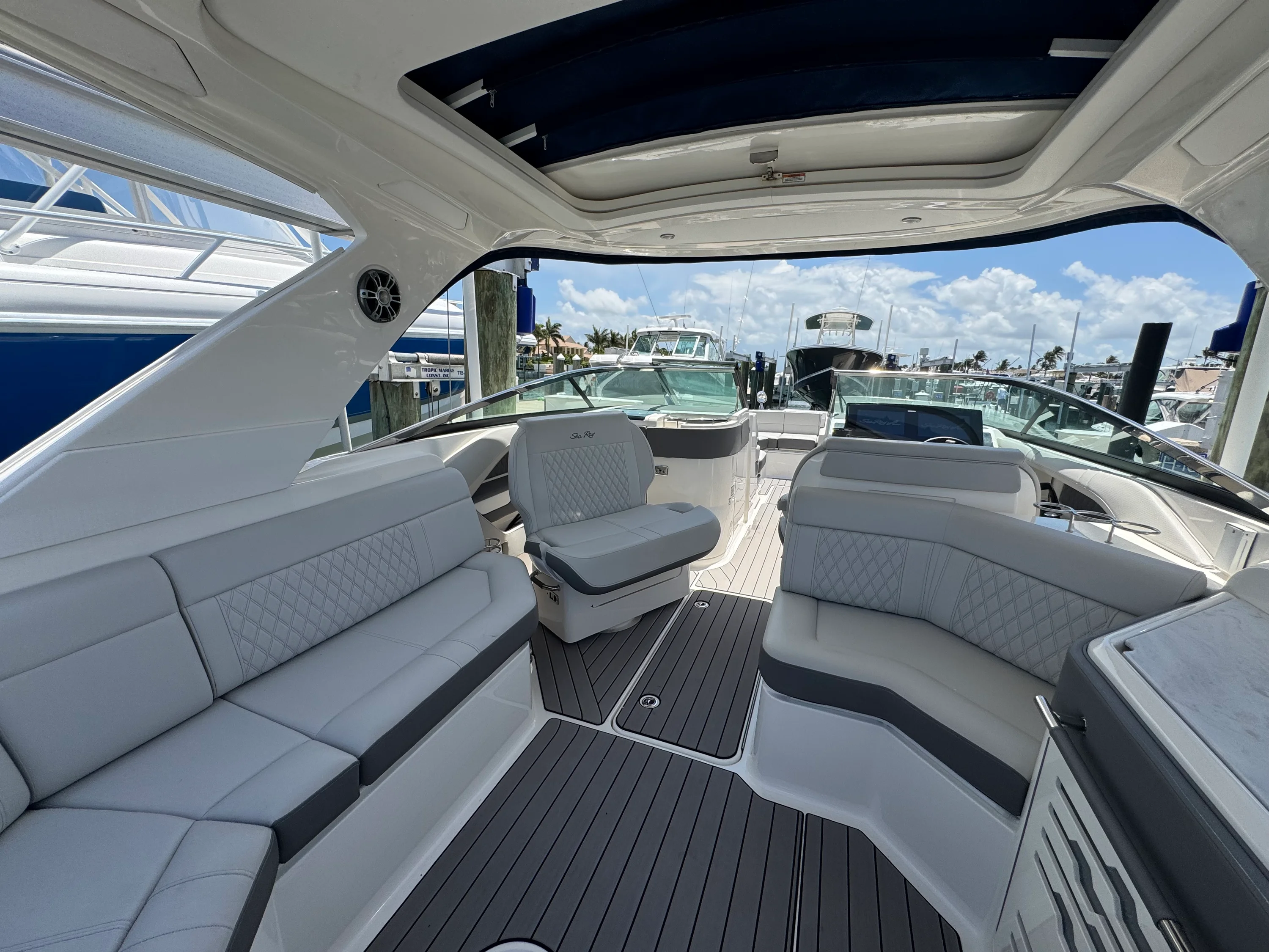 2022 Sea Ray 310 SLX OB Image Thumbnail #27