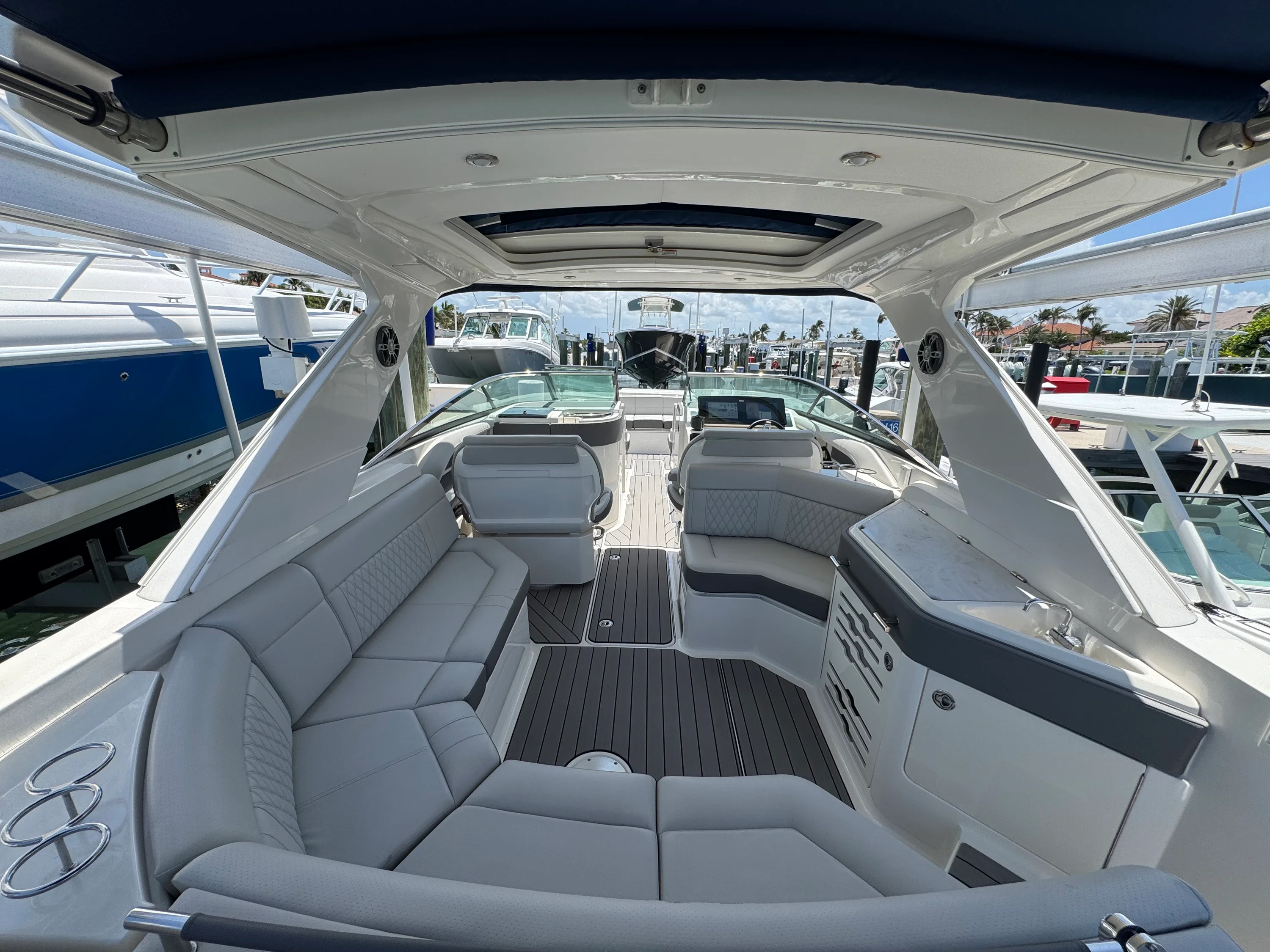 2022 Sea Ray 310 SLX OB Image Thumbnail #20