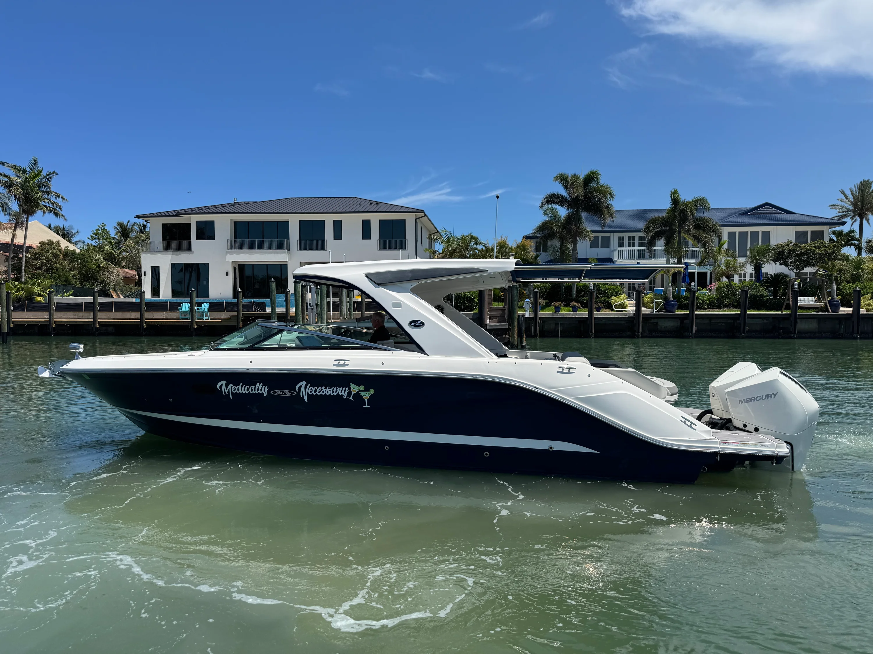 2022 Sea Ray 310 SLX OB Image Thumbnail #2