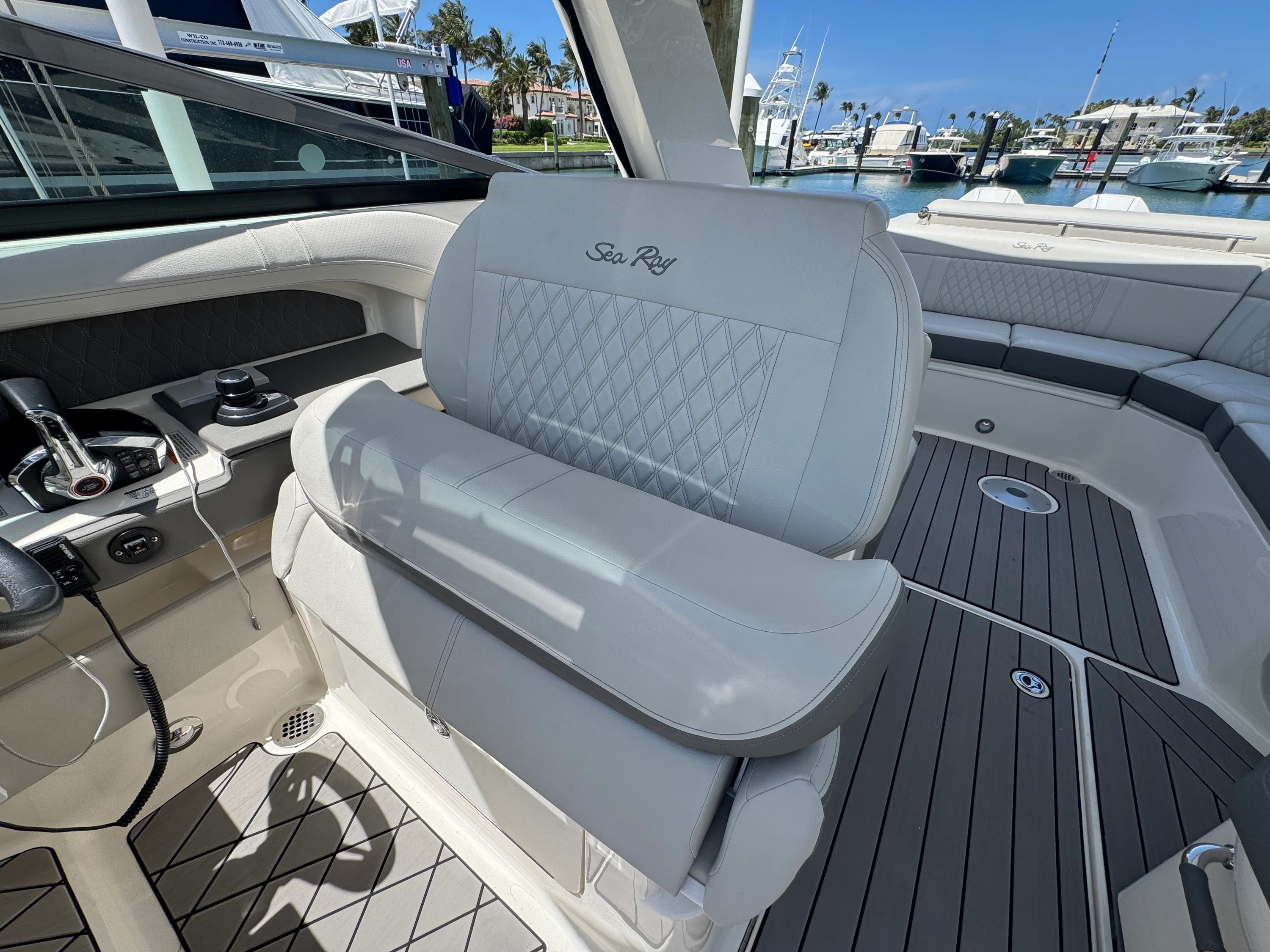 2022 Sea Ray 310 SLX OB Image Thumbnail #32