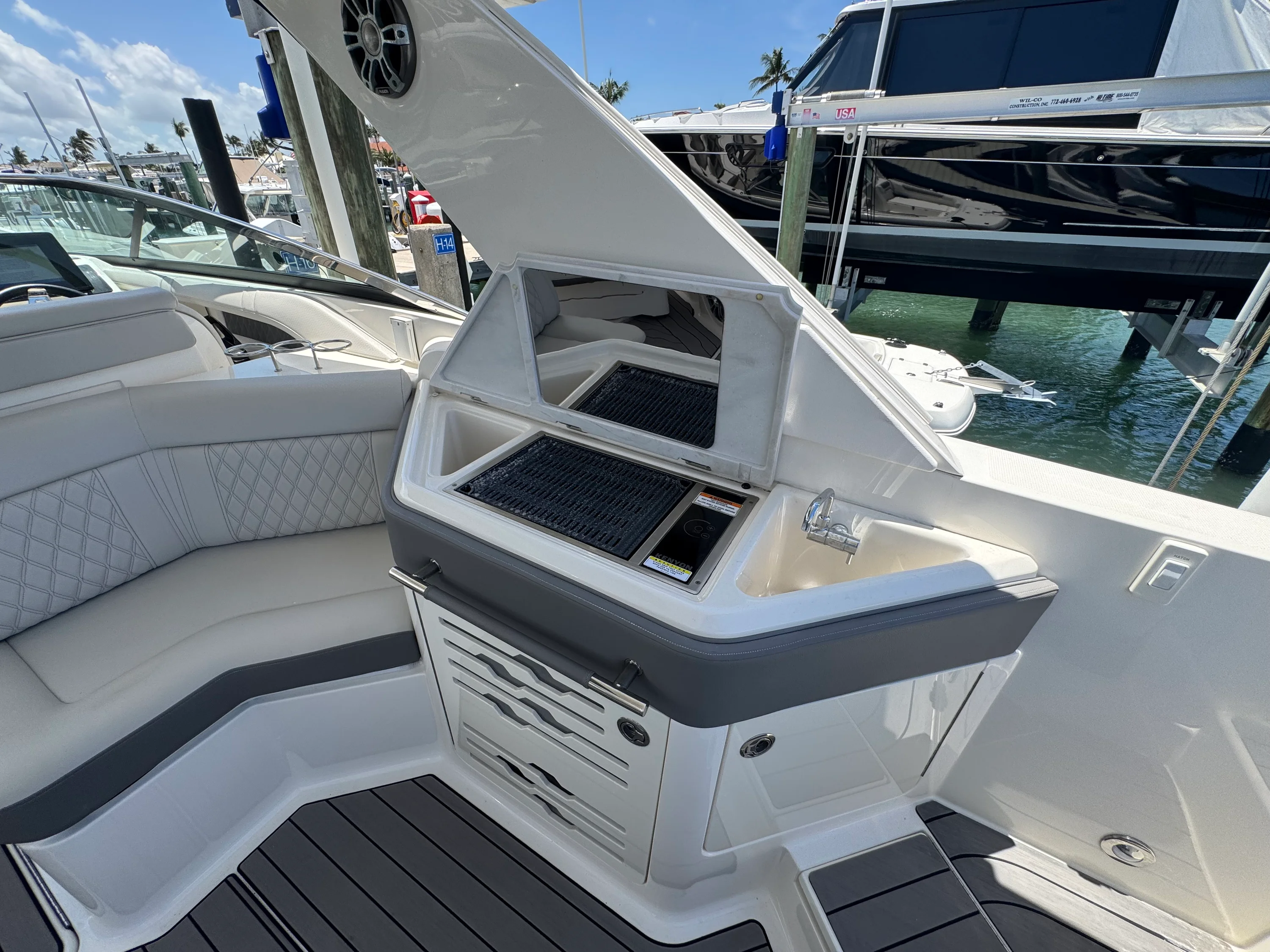 2022 Sea Ray 310 SLX OB Image Thumbnail #30