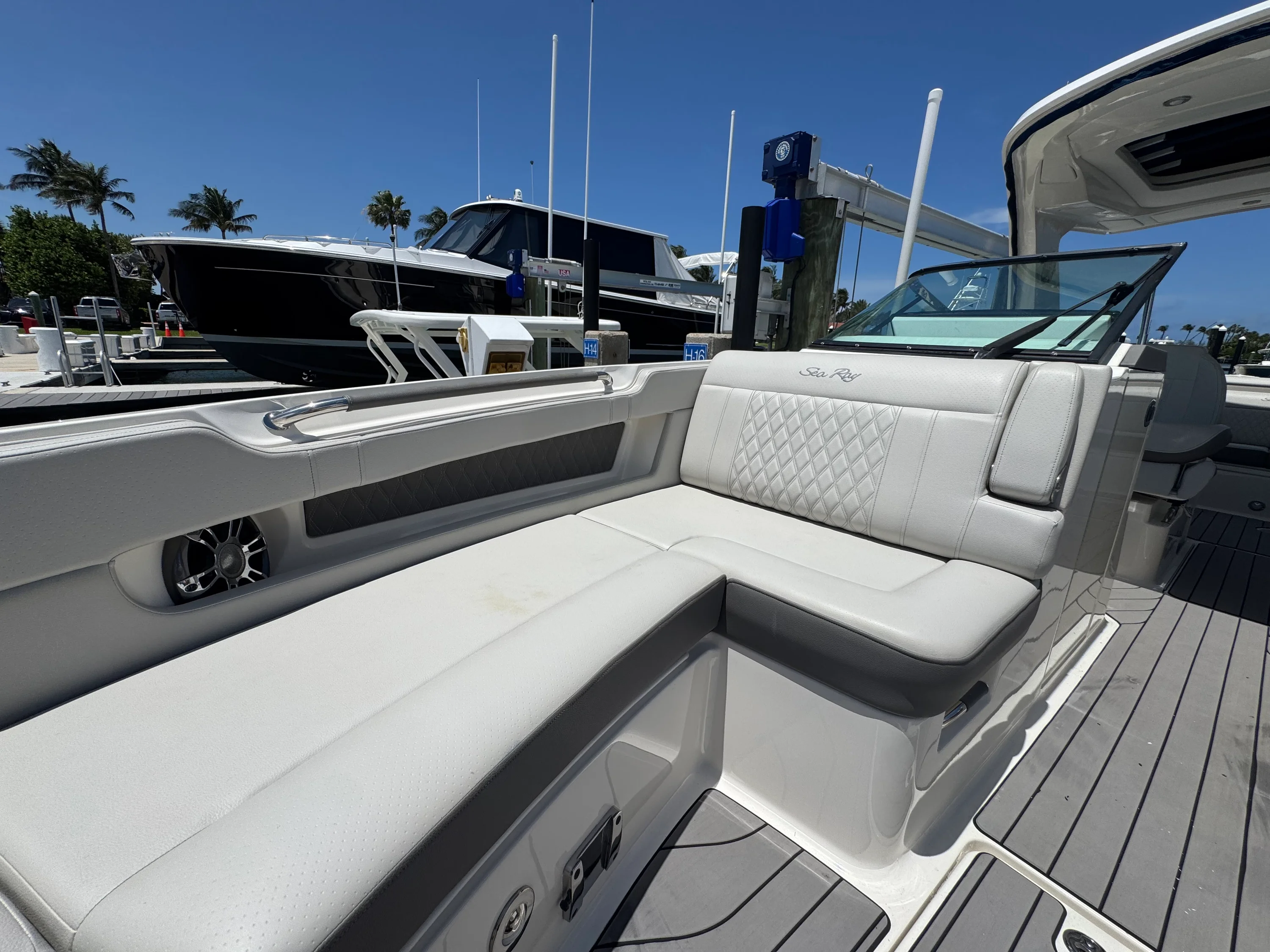 2022 Sea Ray 310 SLX OB Image Thumbnail #43