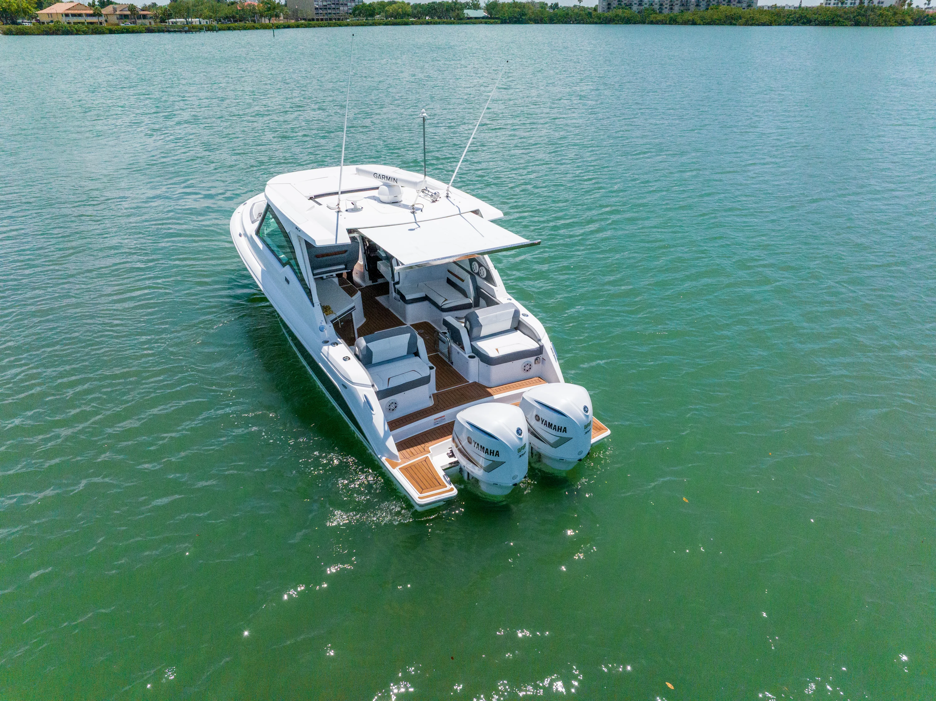 2020 Tiara Yachts 34LX Image Thumbnail #10