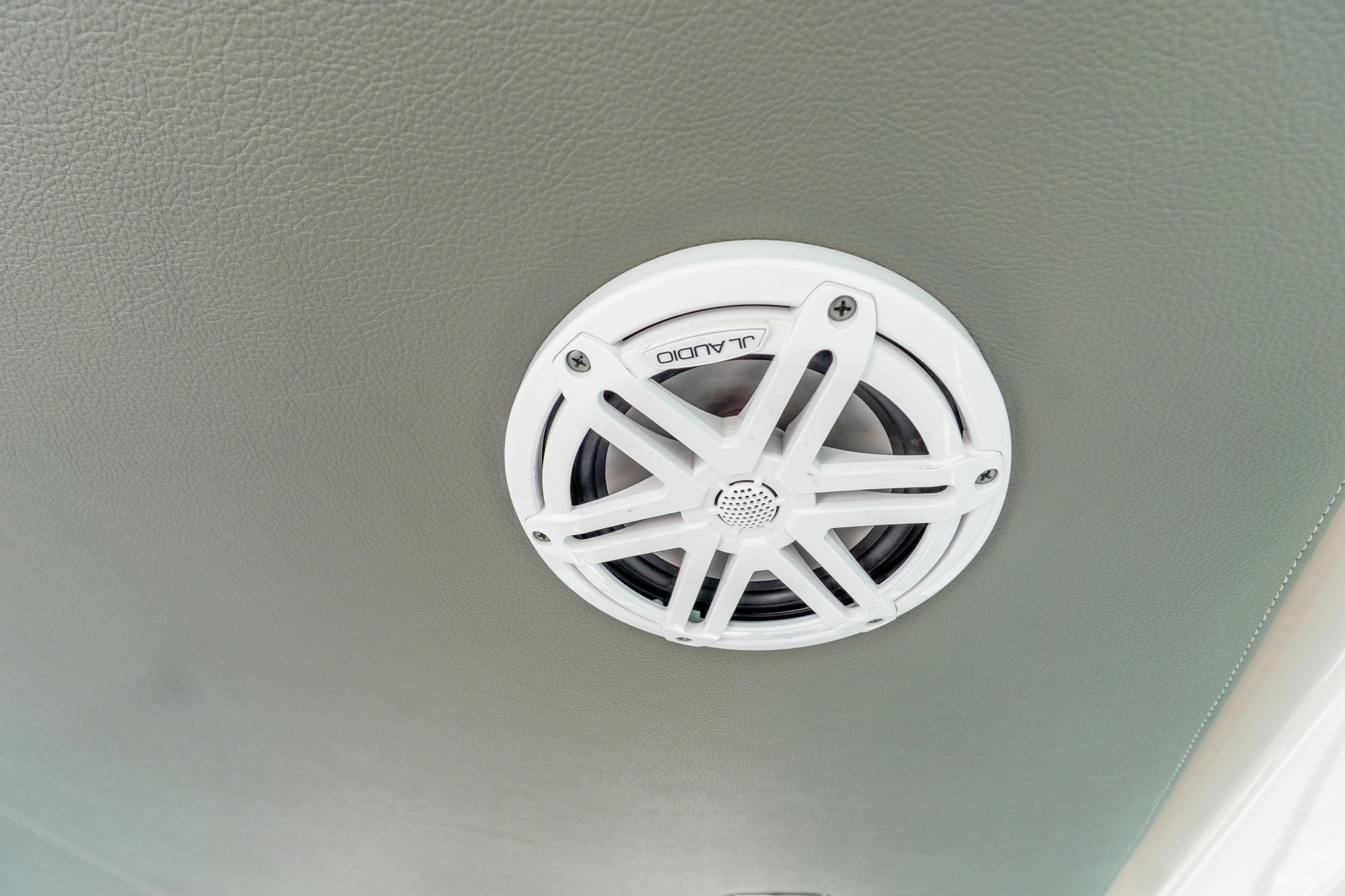 2020 Tiara Yachts 34LX Image Thumbnail #44