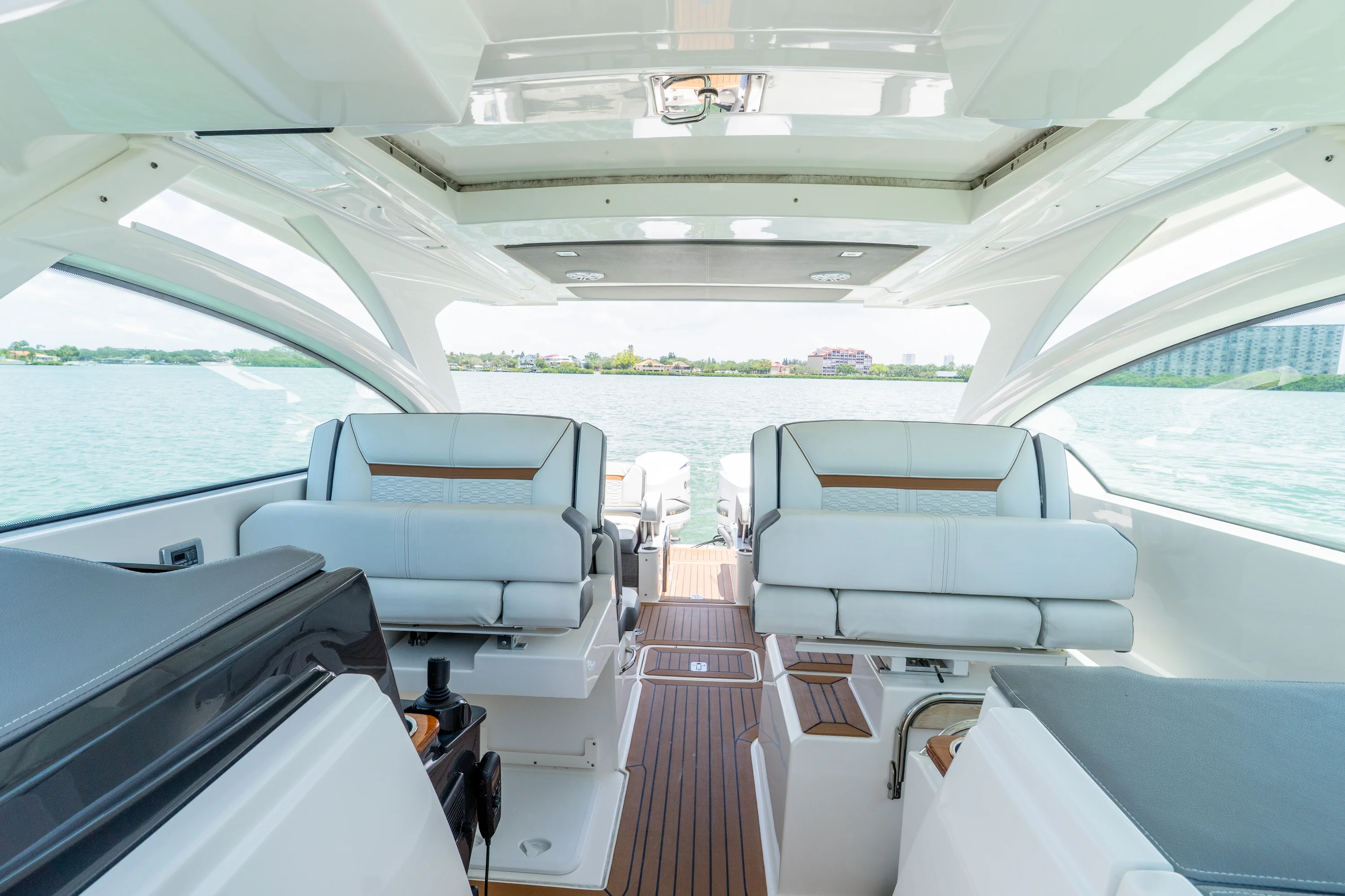 2020 Tiara Yachts 34LX Image Thumbnail #24