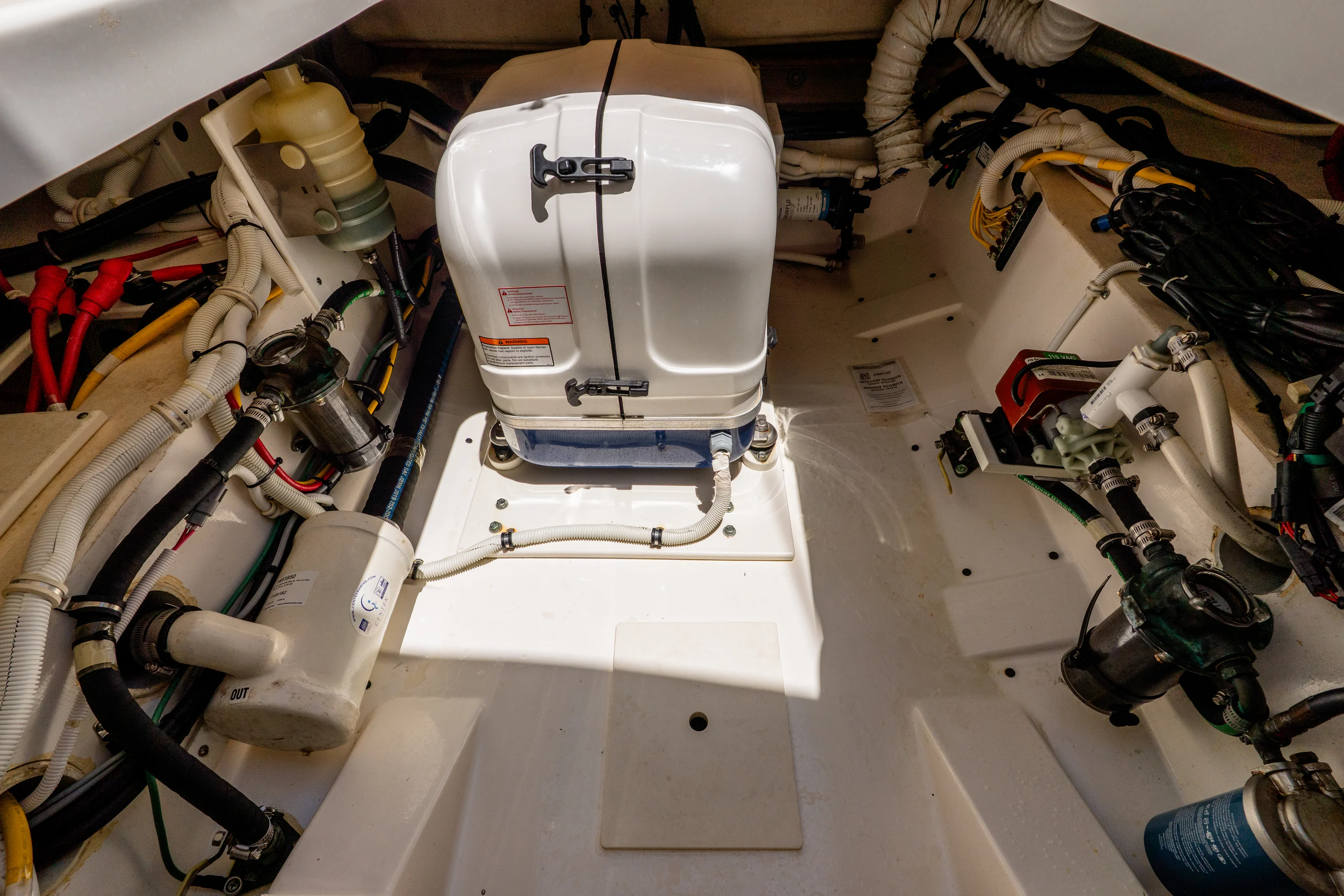 2020 Tiara Yachts 34LX Image Thumbnail #16