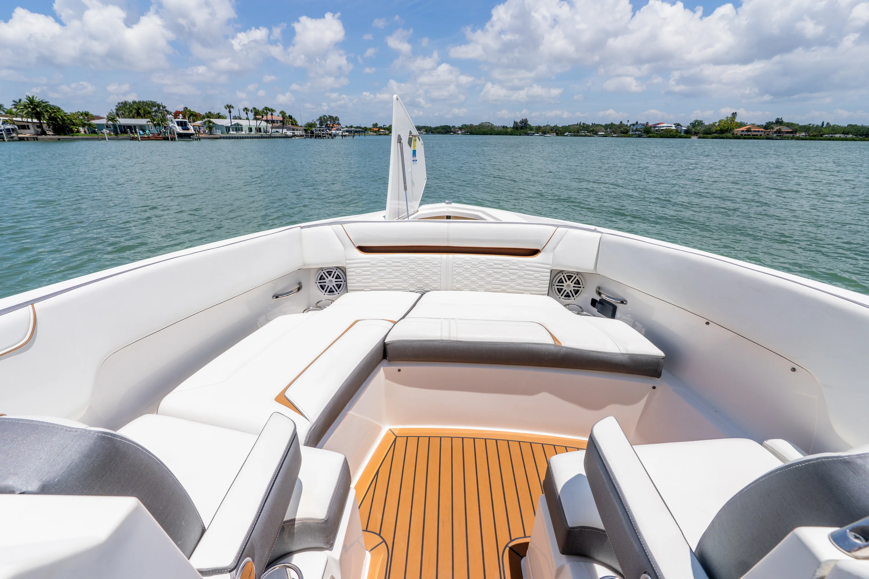 2020 Tiara Yachts 34LX Image Thumbnail #21