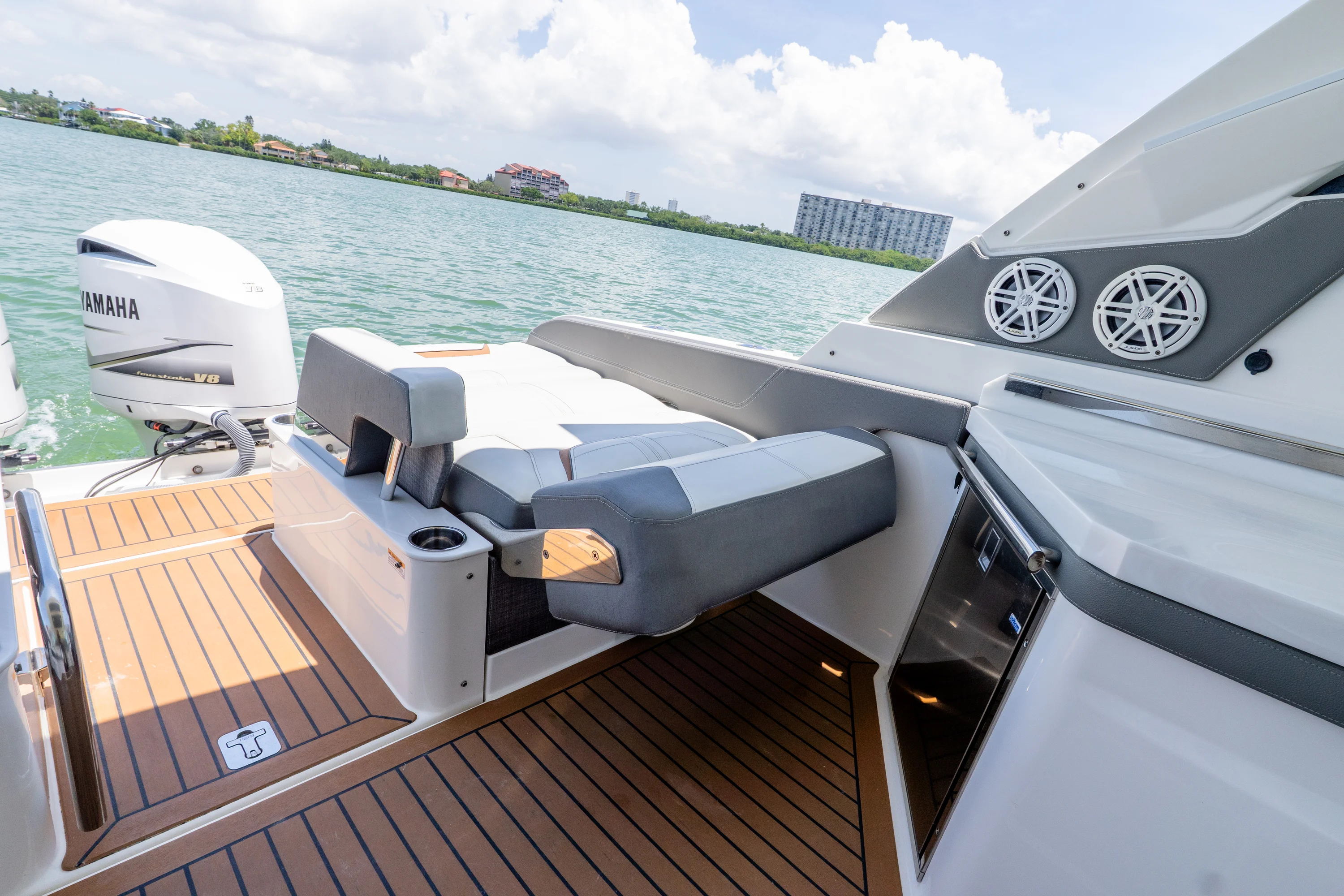 2020 Tiara Yachts 34LX Image Thumbnail #28