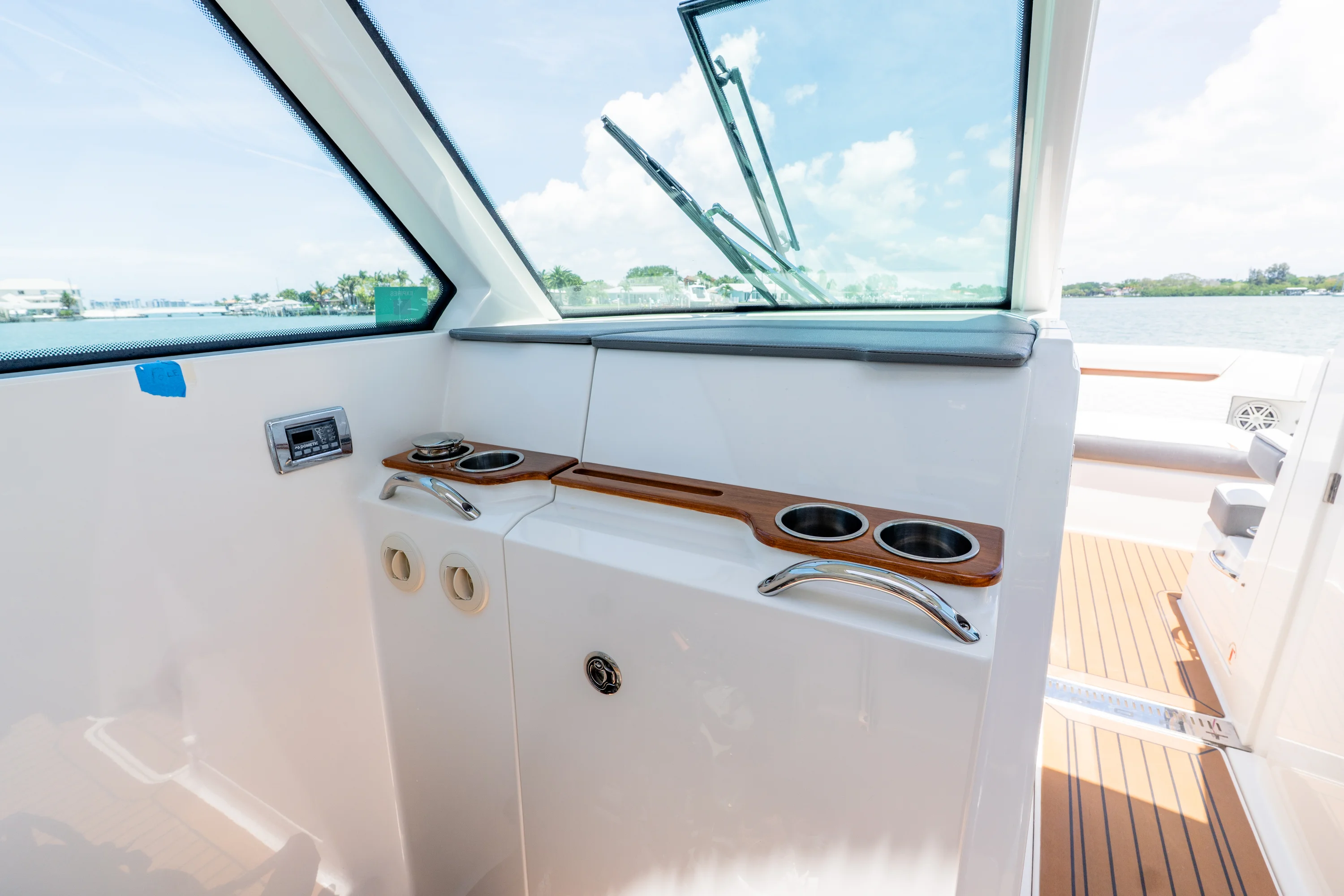 2020 Tiara Yachts 34LX Image Thumbnail #20