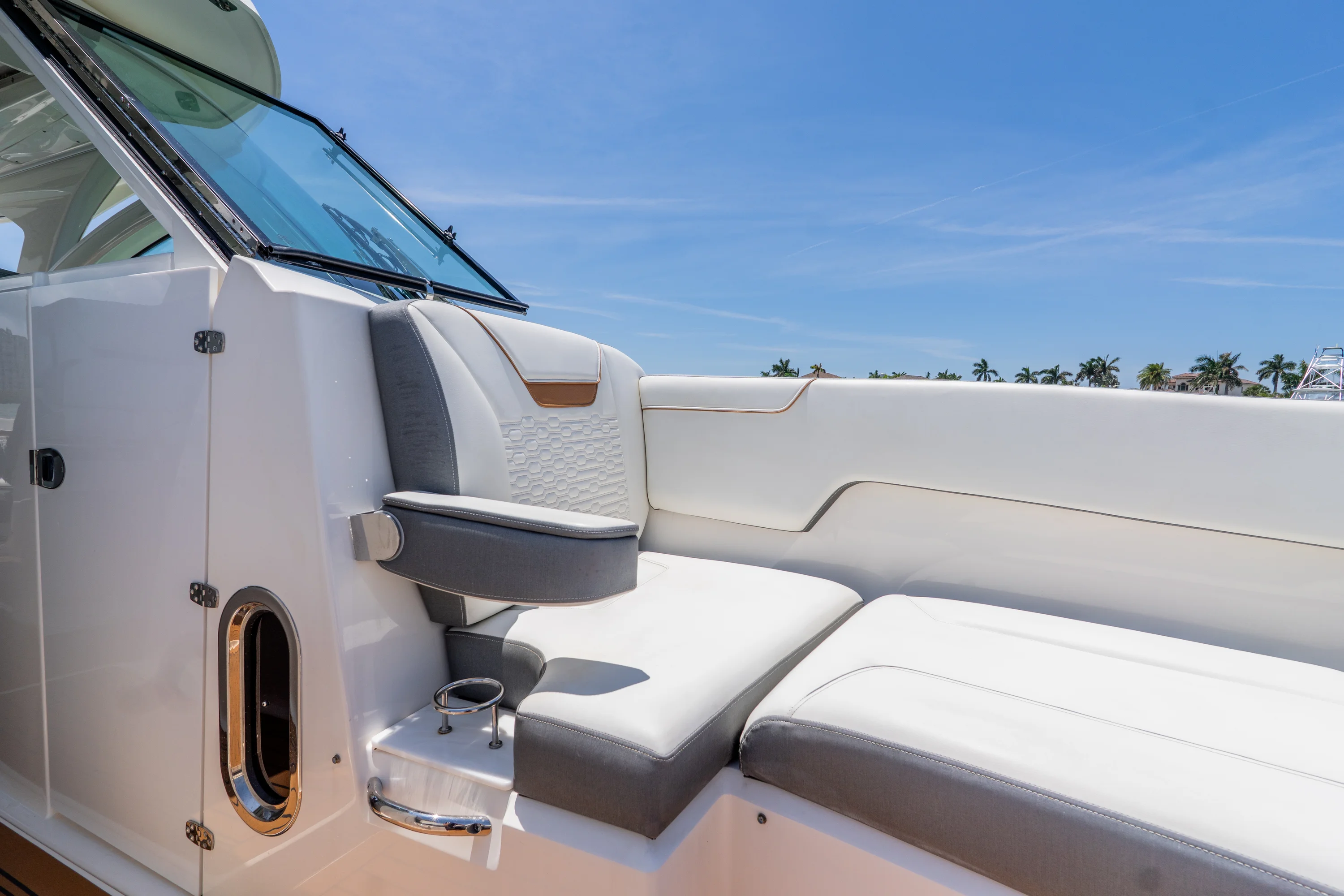 2020 Tiara Yachts 34LX Image Thumbnail #39