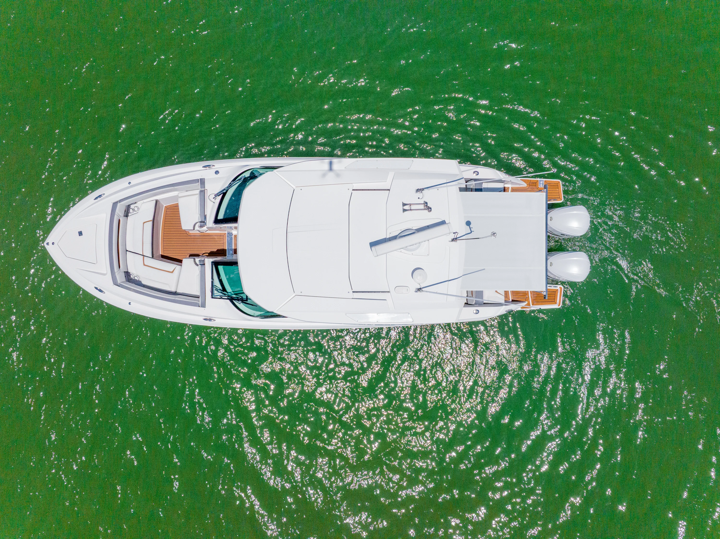 2020 Tiara Yachts 34LX Image Thumbnail #4
