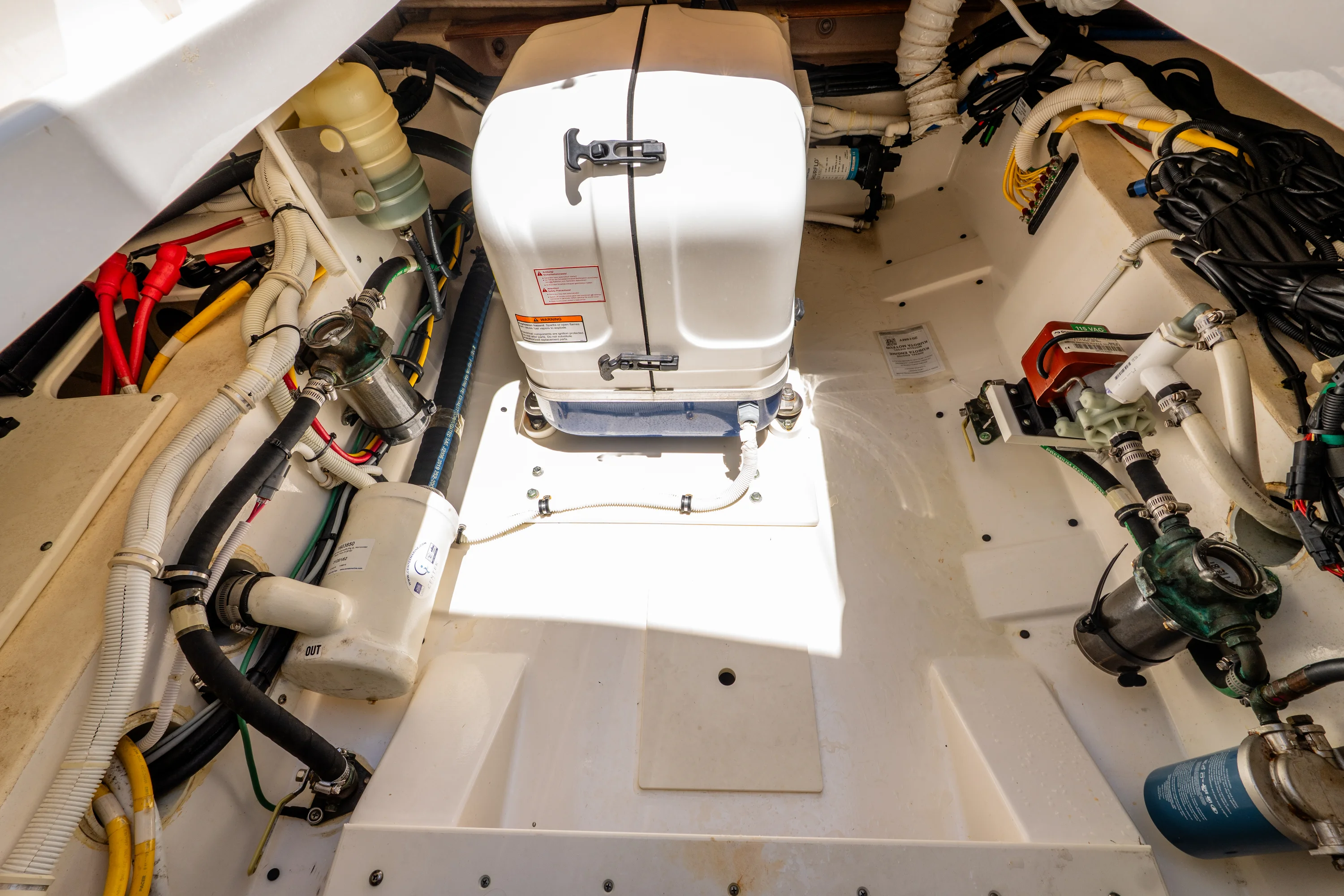 2020 Tiara Yachts 34LX Image Thumbnail #15