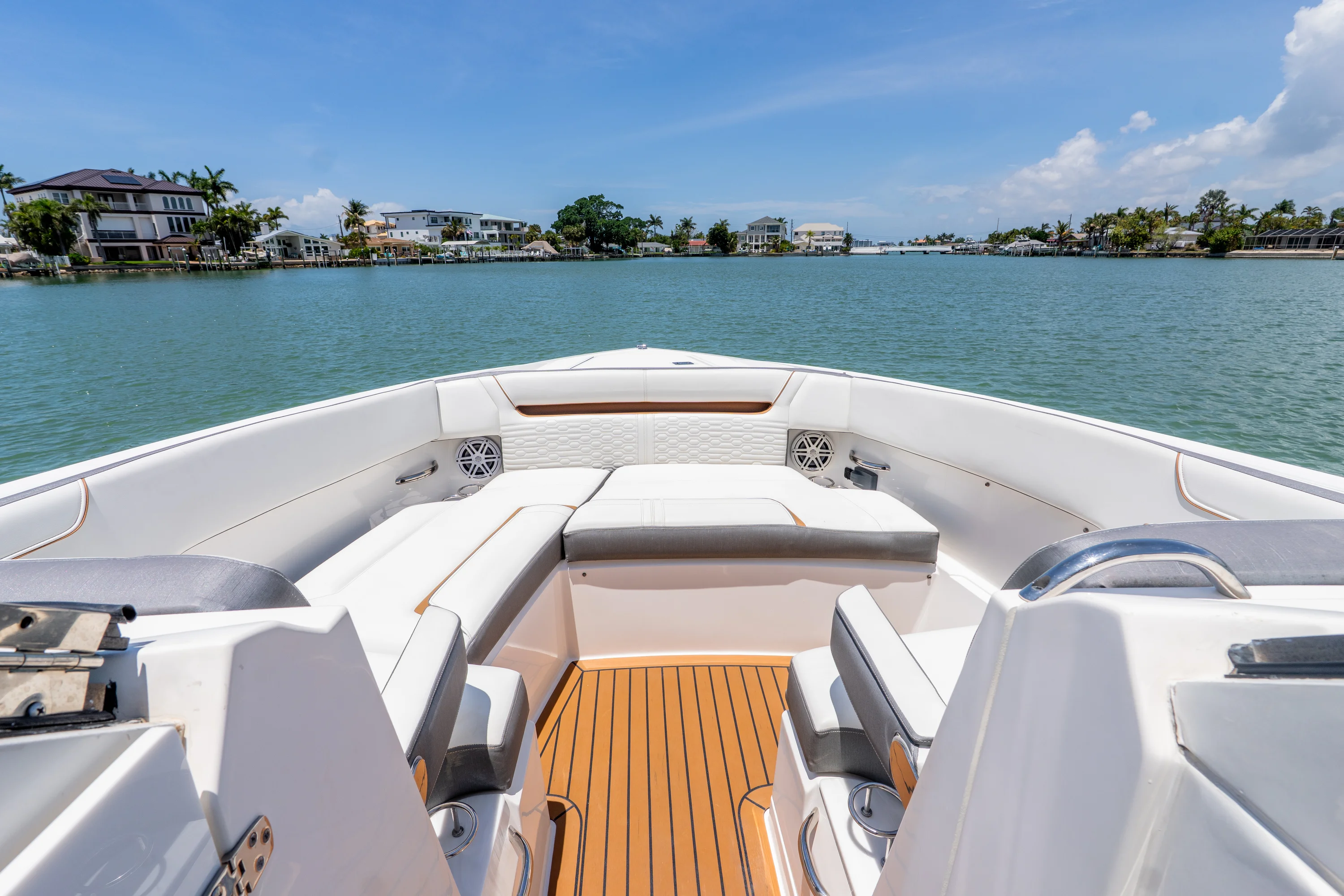 2020 Tiara Yachts 34LX Image Thumbnail #37