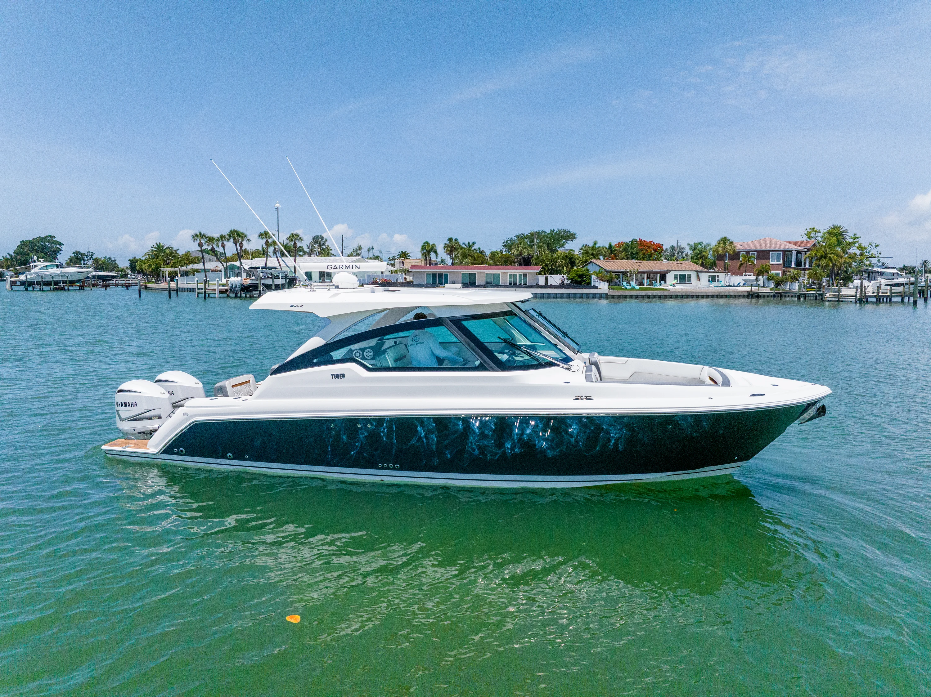 2020 Tiara Yachts 34LX Image Thumbnail #12
