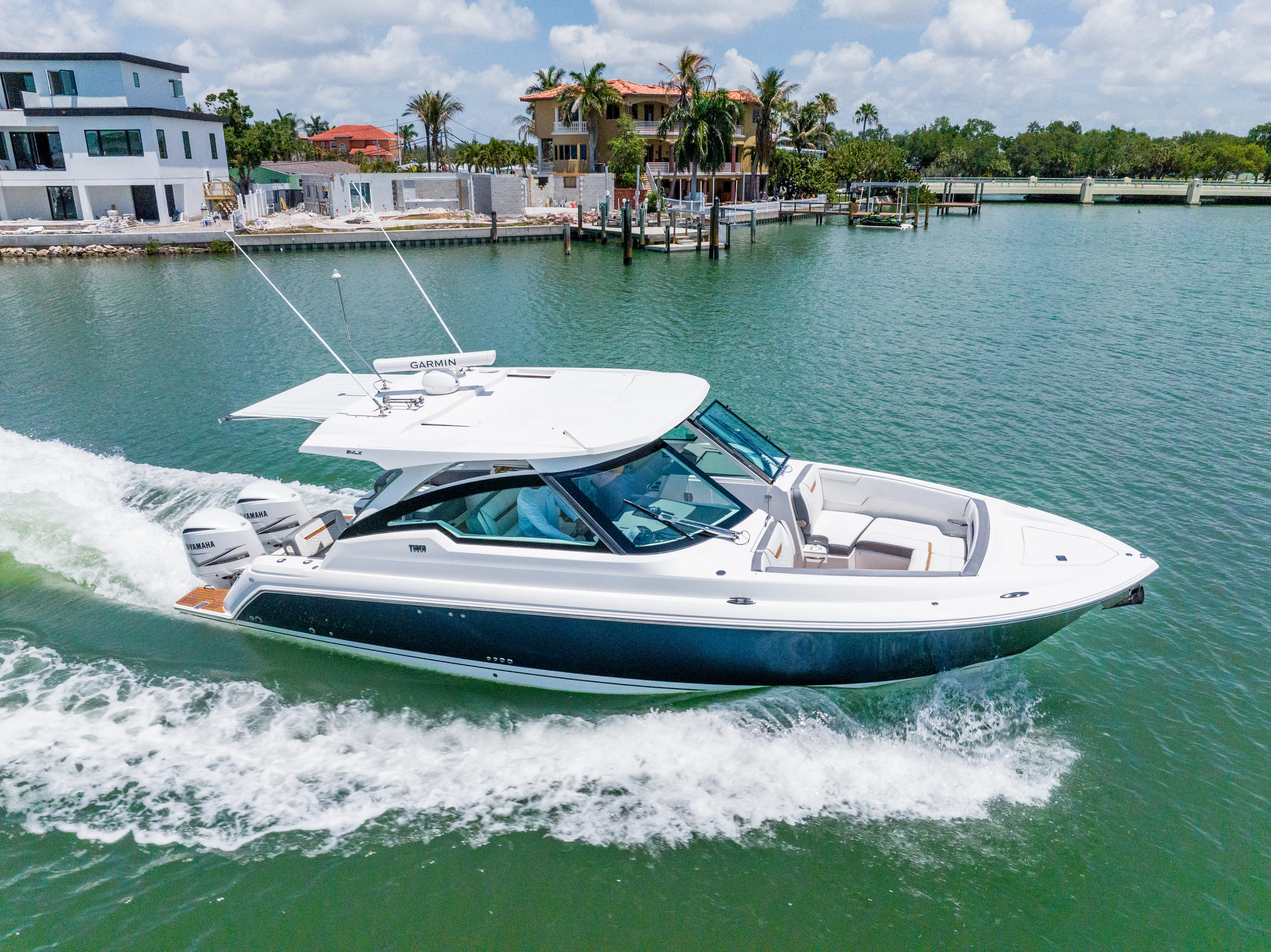 2020 Tiara Yachts 34LX Image Thumbnail #2
