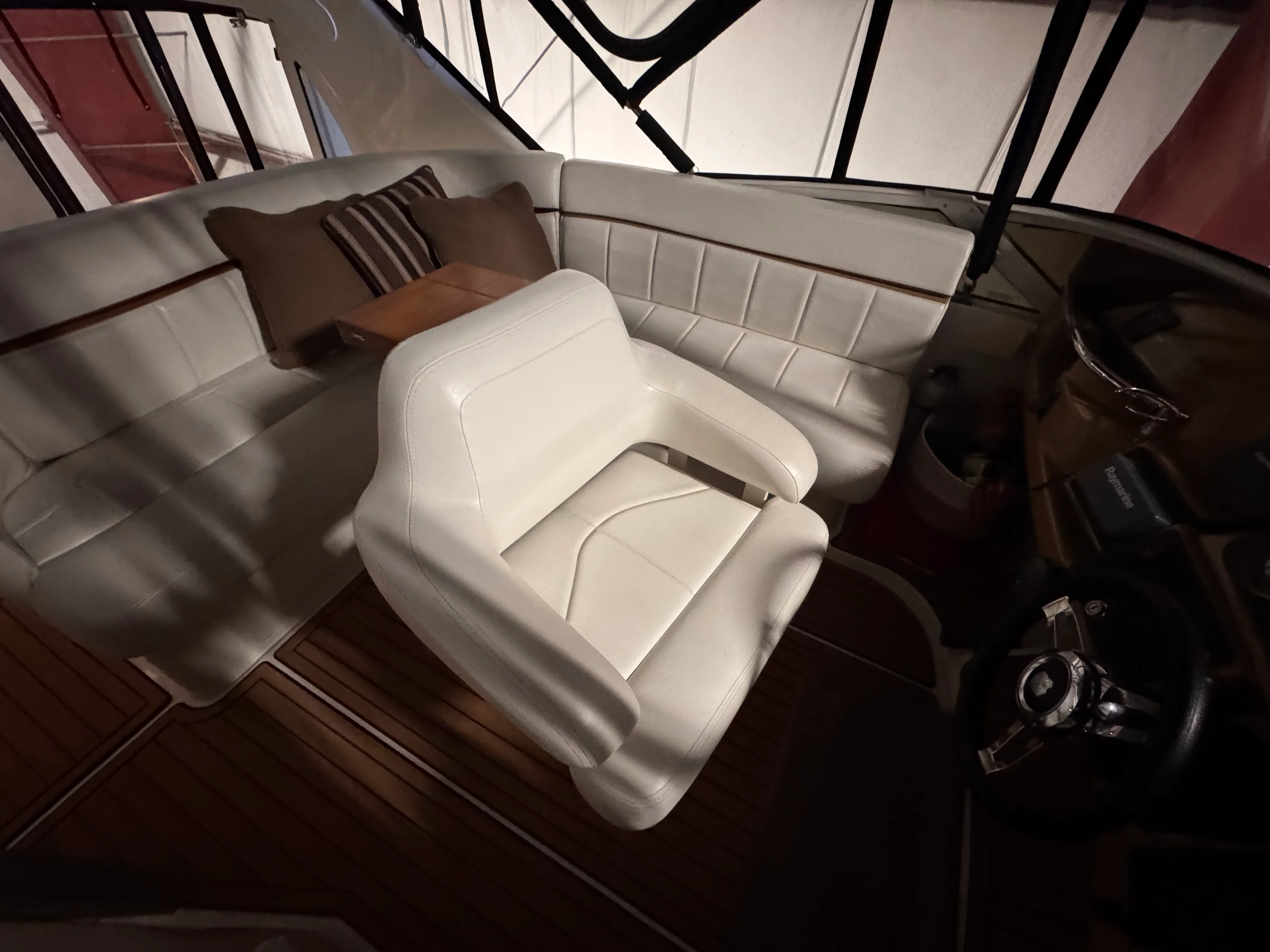 2004 Carver Yachts 396 MY Image Thumbnail #16