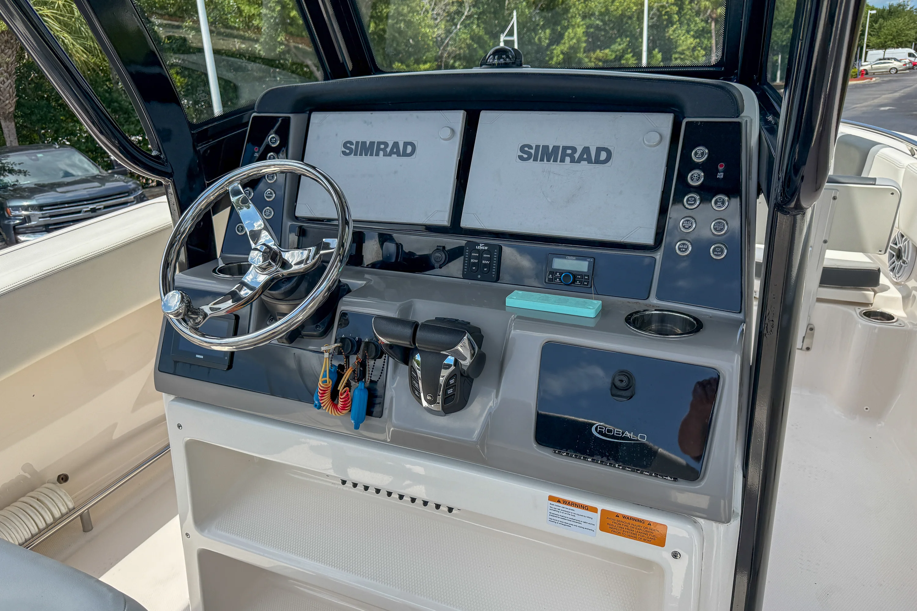 2023 Robalo R250 Image Thumbnail #9